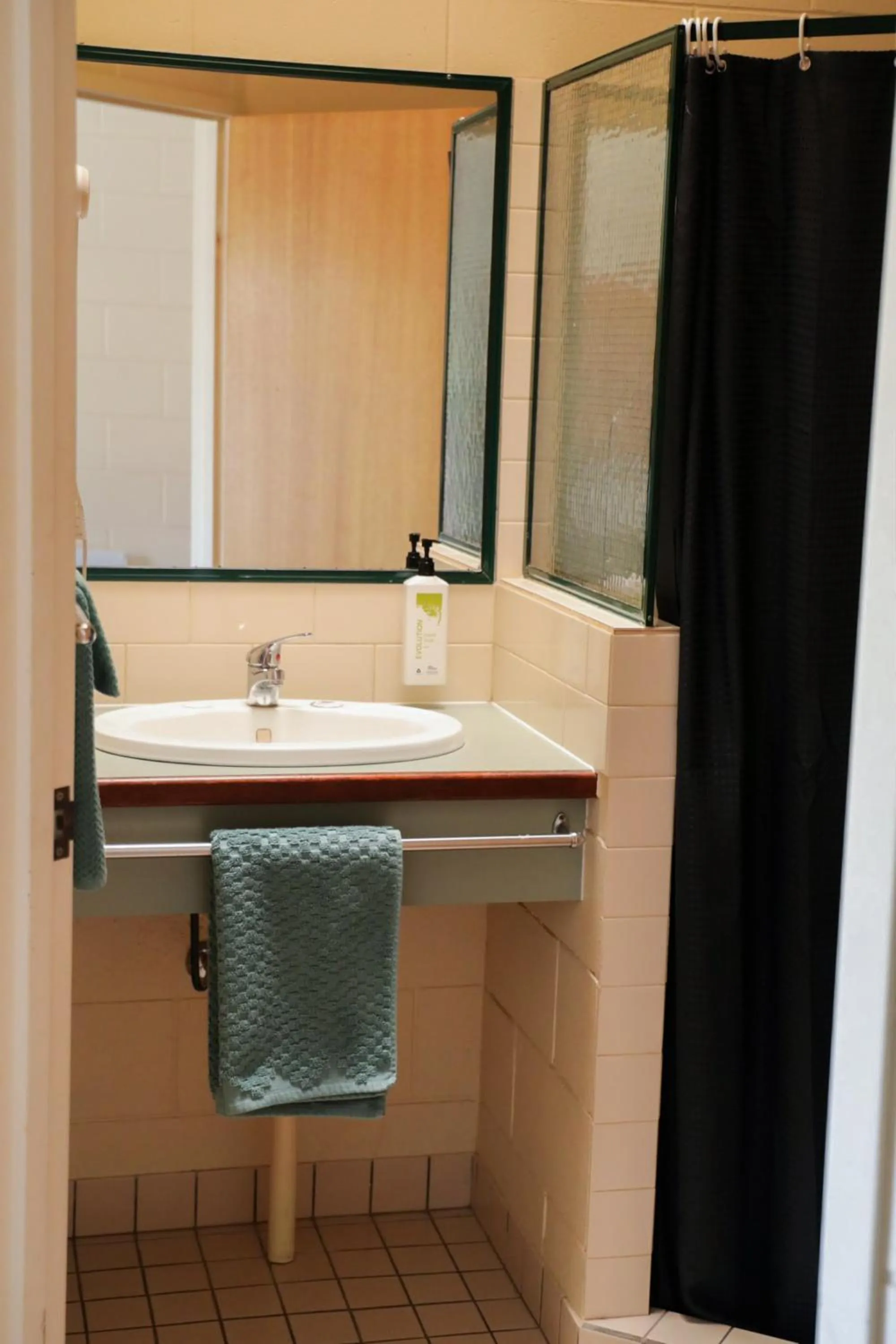 Bathroom in Curtain Fig Motel