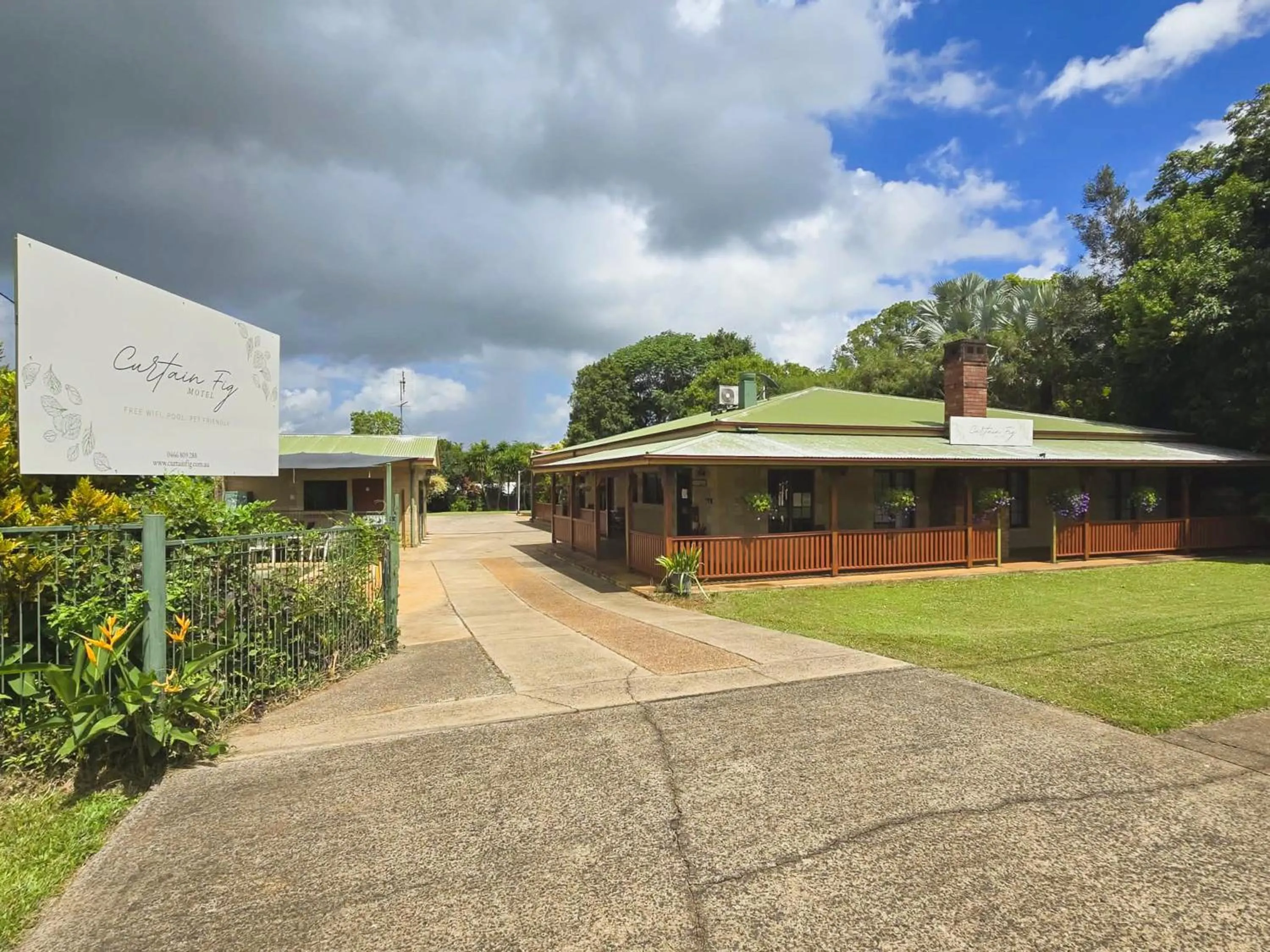 Property building in Curtain Fig Motel