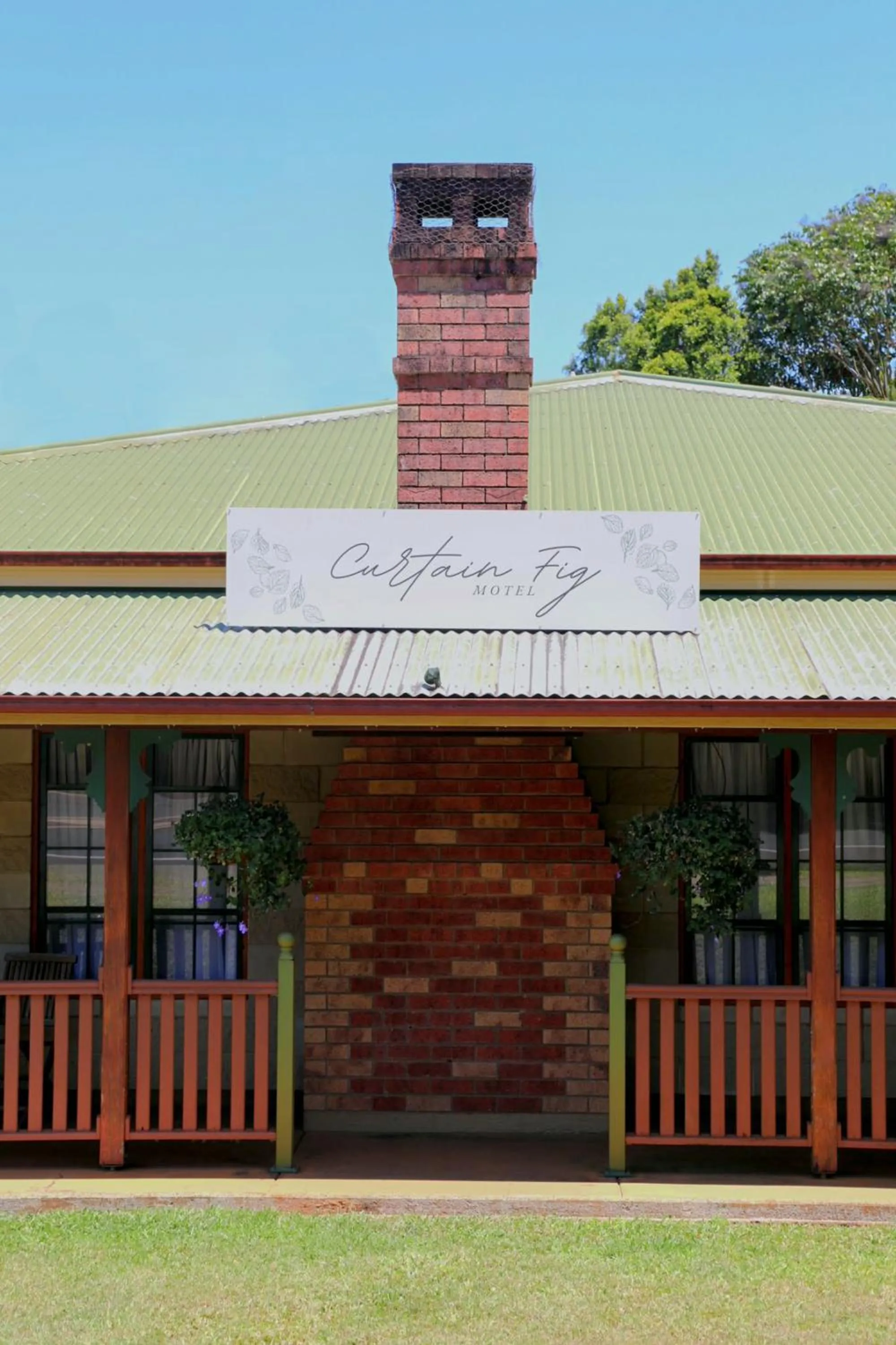 Property building in Curtain Fig Motel