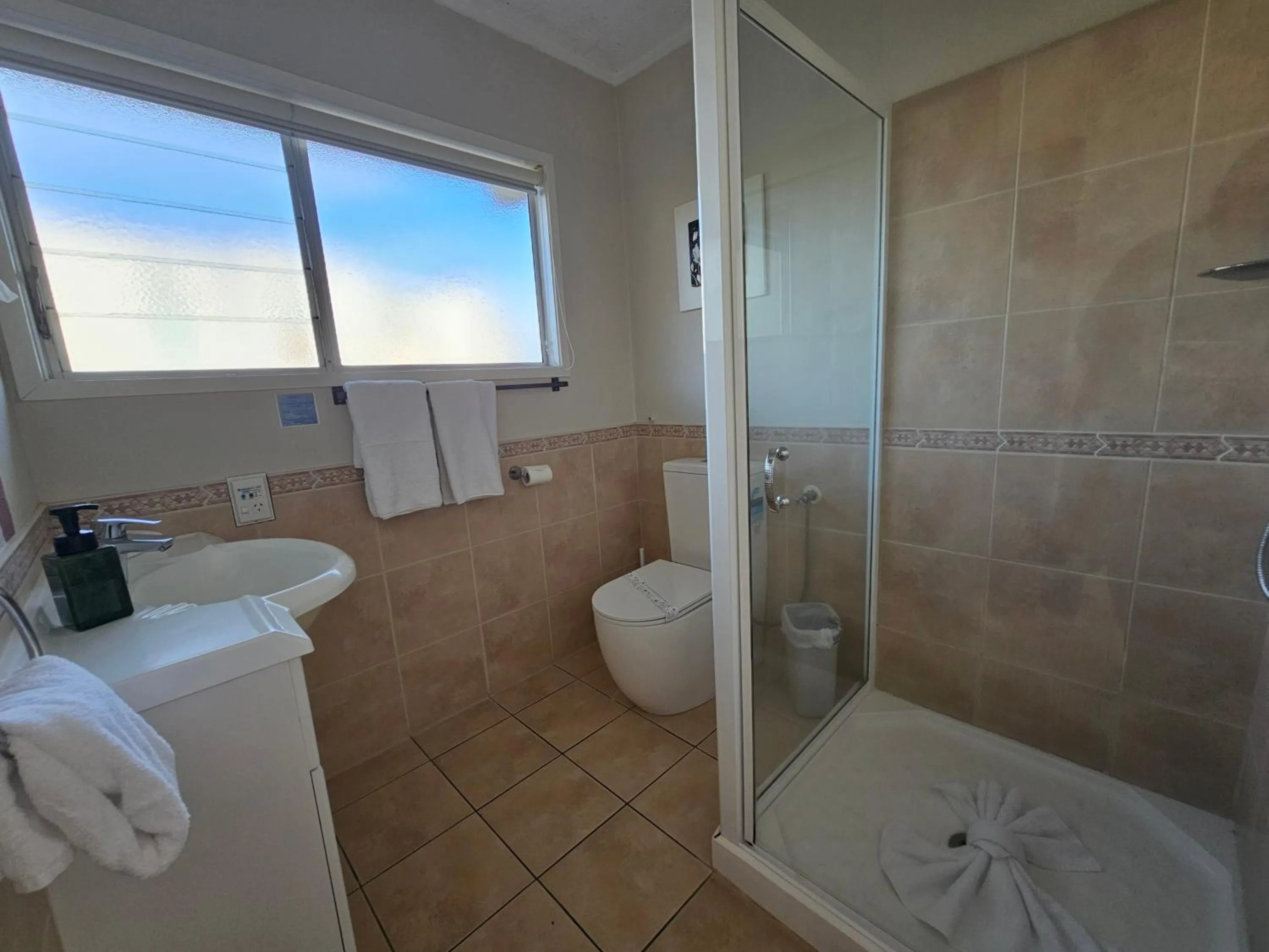 Bathroom in Tui Oaks Motel