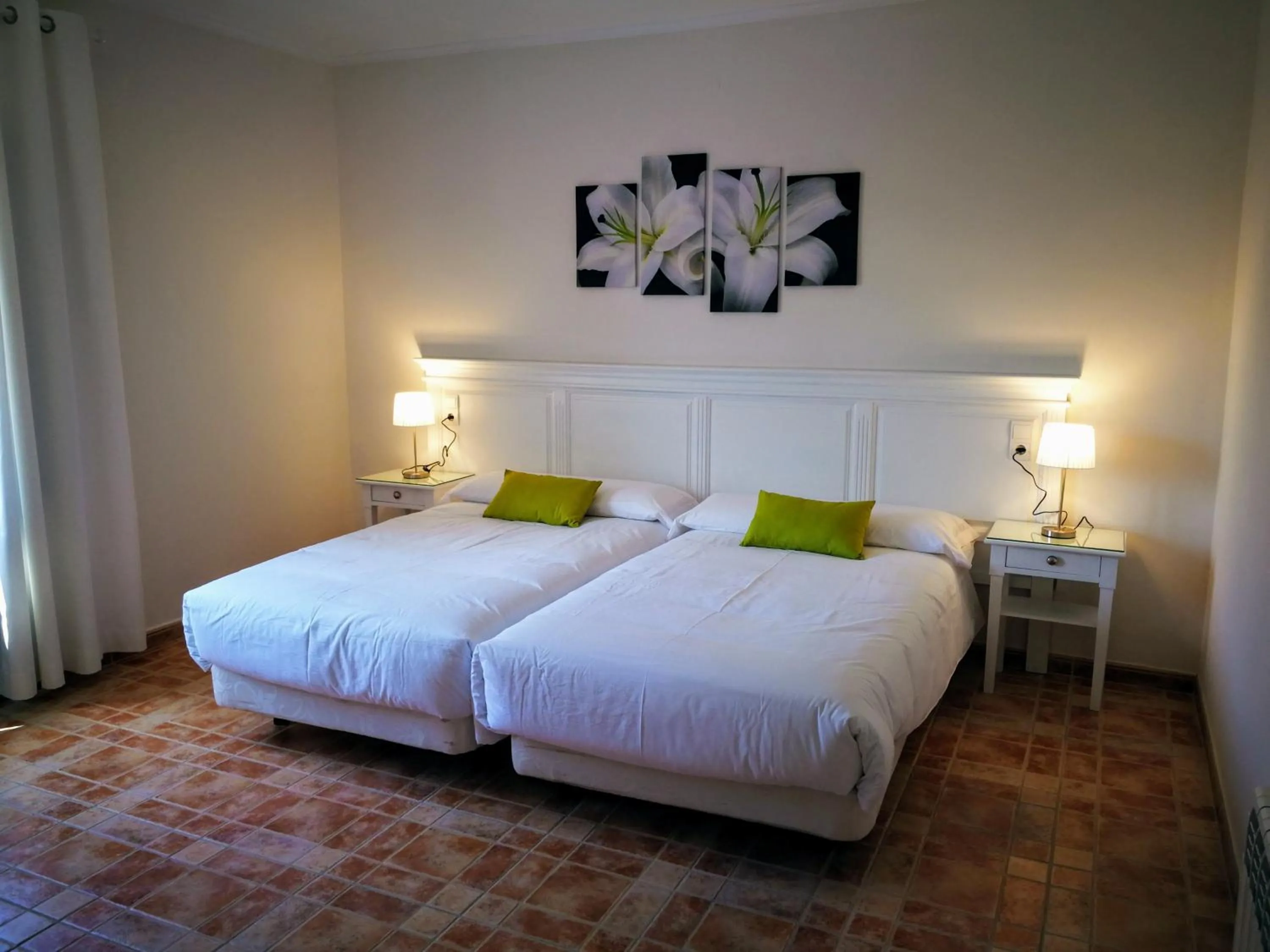 Bed in Hotel Ronda Moments