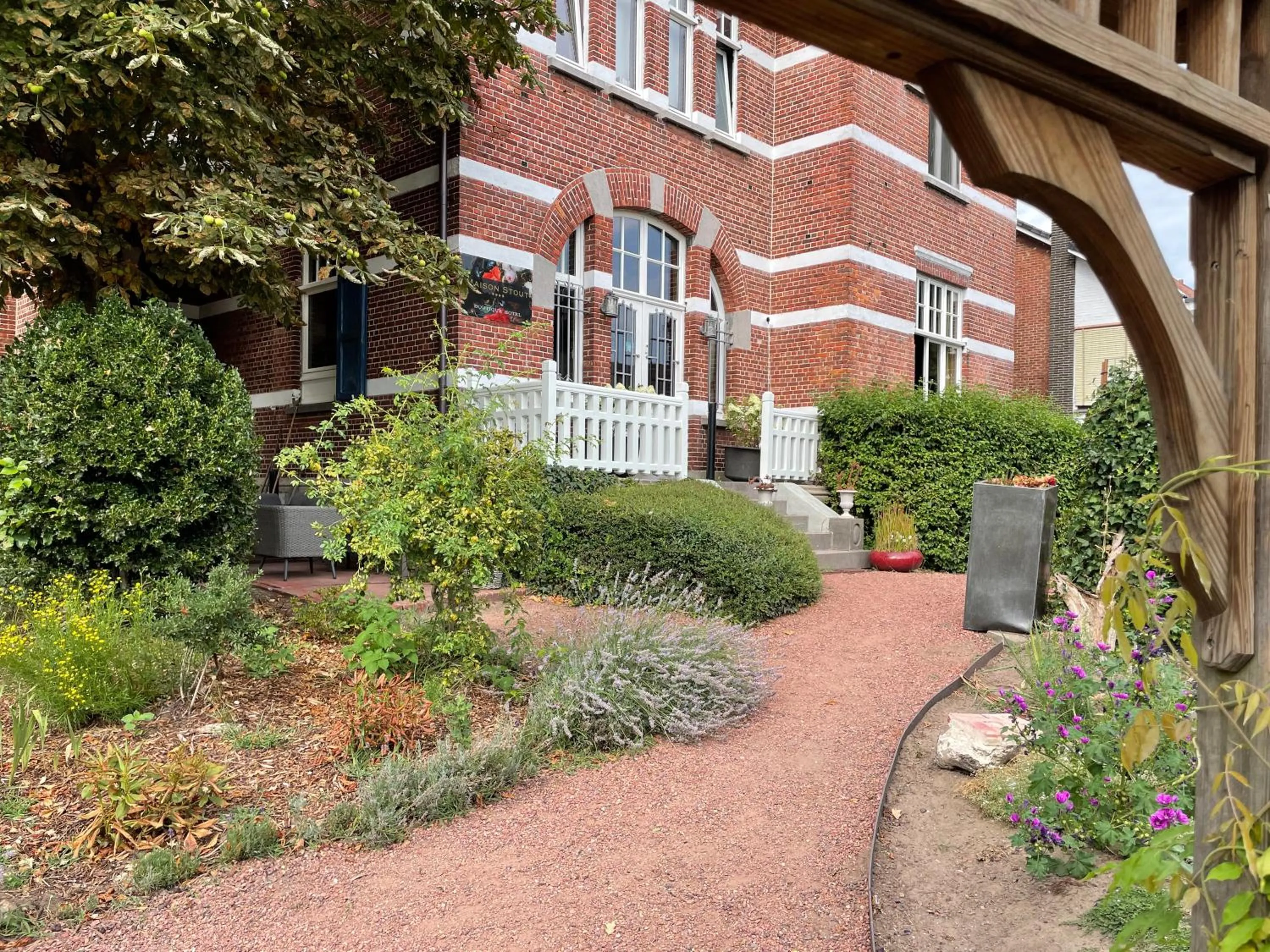 Property building in Maison Stout