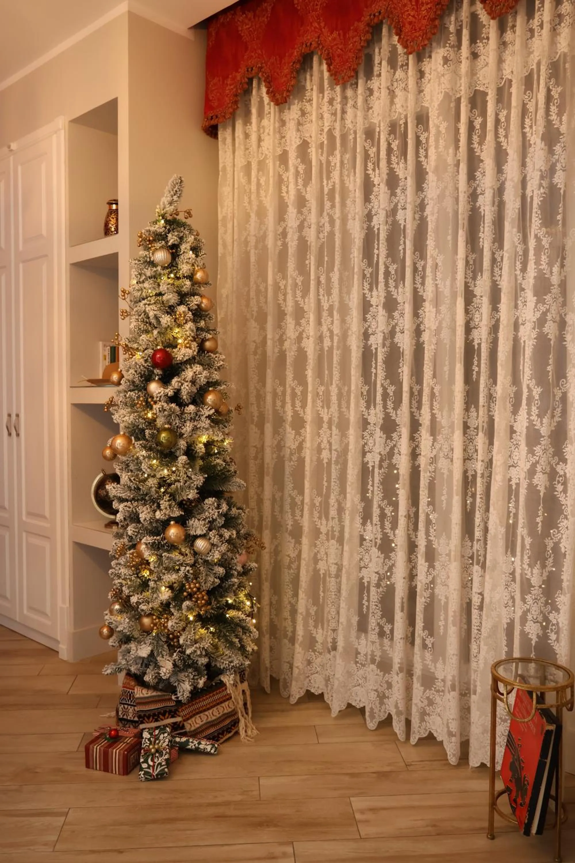 Decorative detail in It's Room Naples