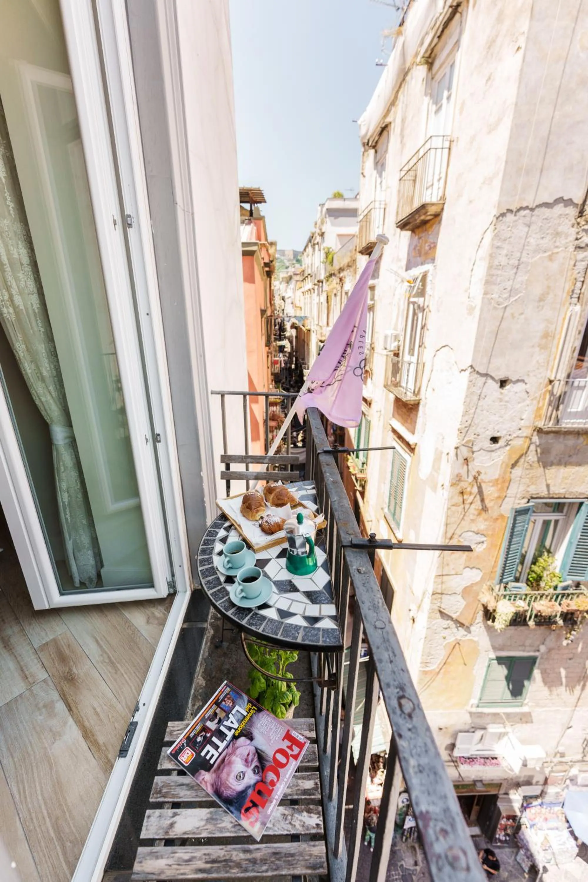 Patio in It's Room Naples