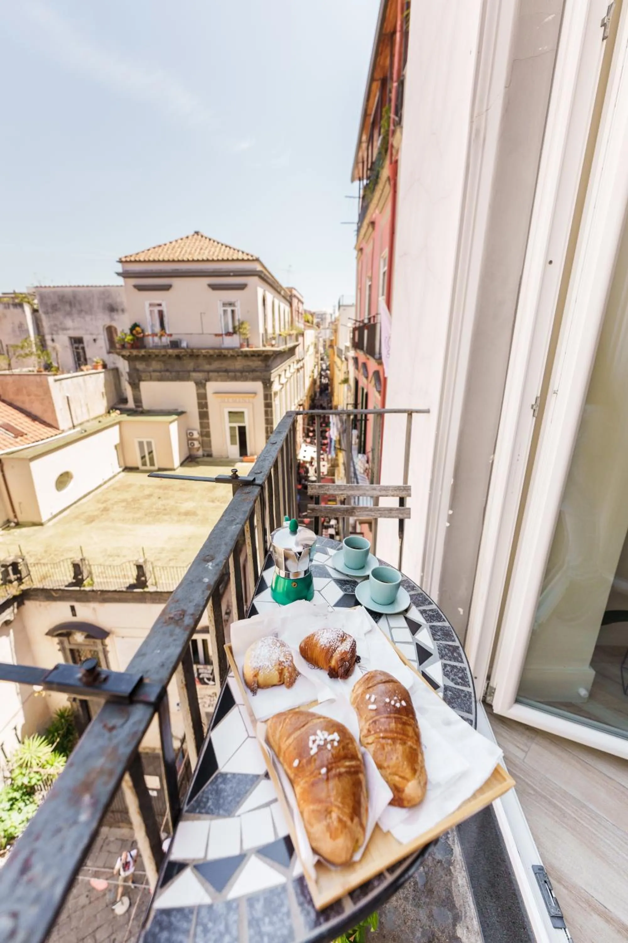 Patio in It's Room Naples