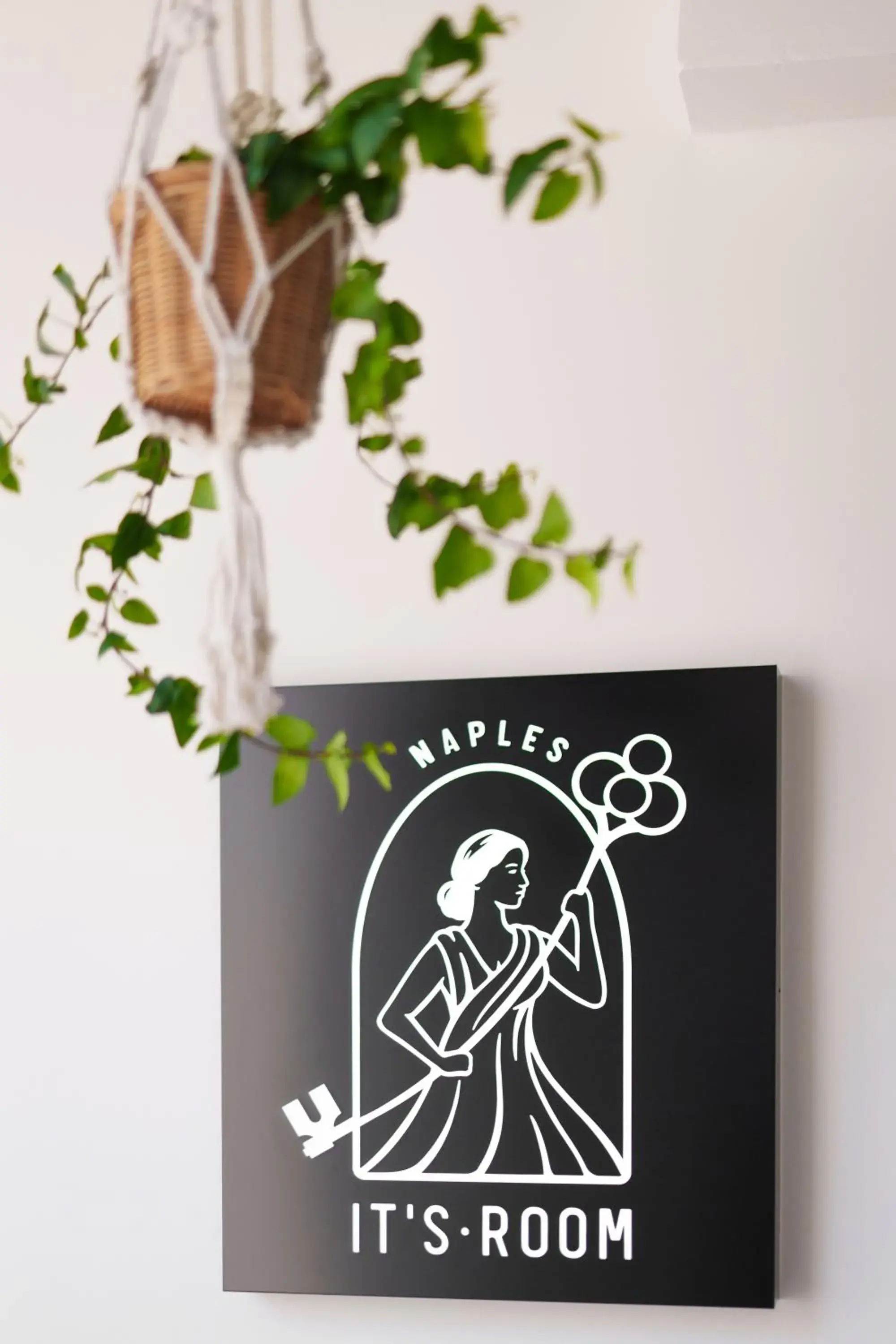 Property building in It's Room Naples Property building in It's Room Naples