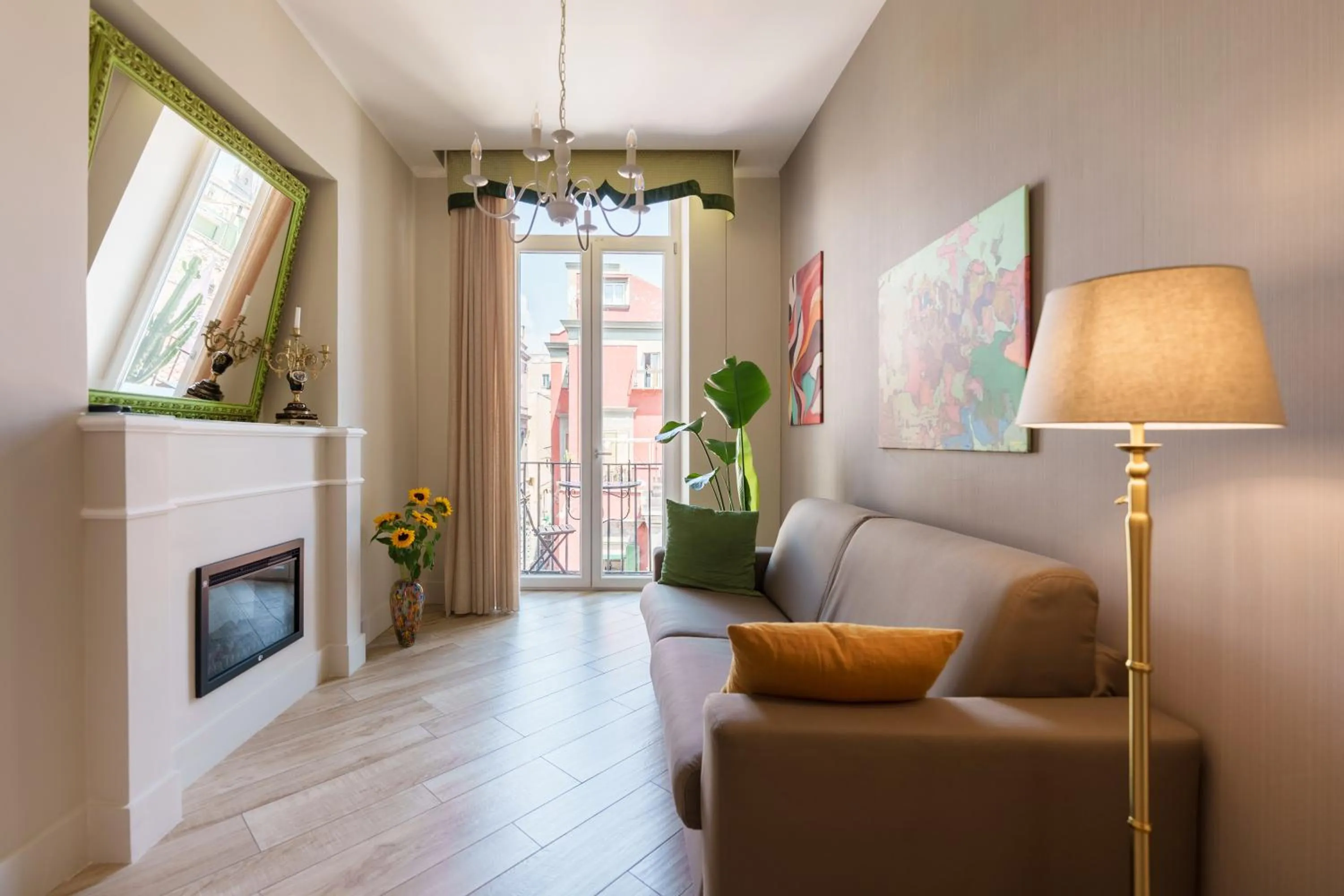 TV and multimedia in It's Room Naples