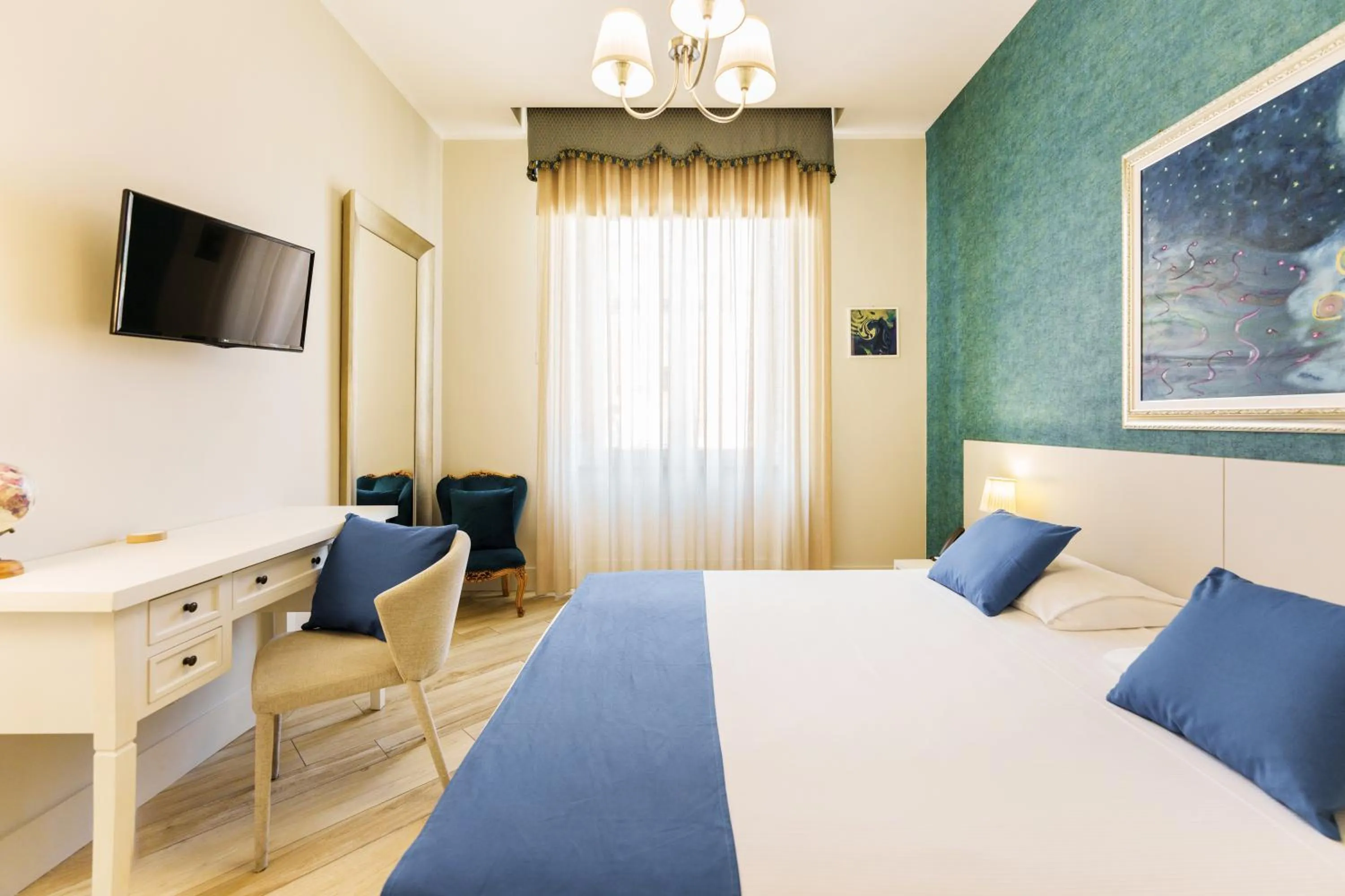 Bed in It's Room Naples