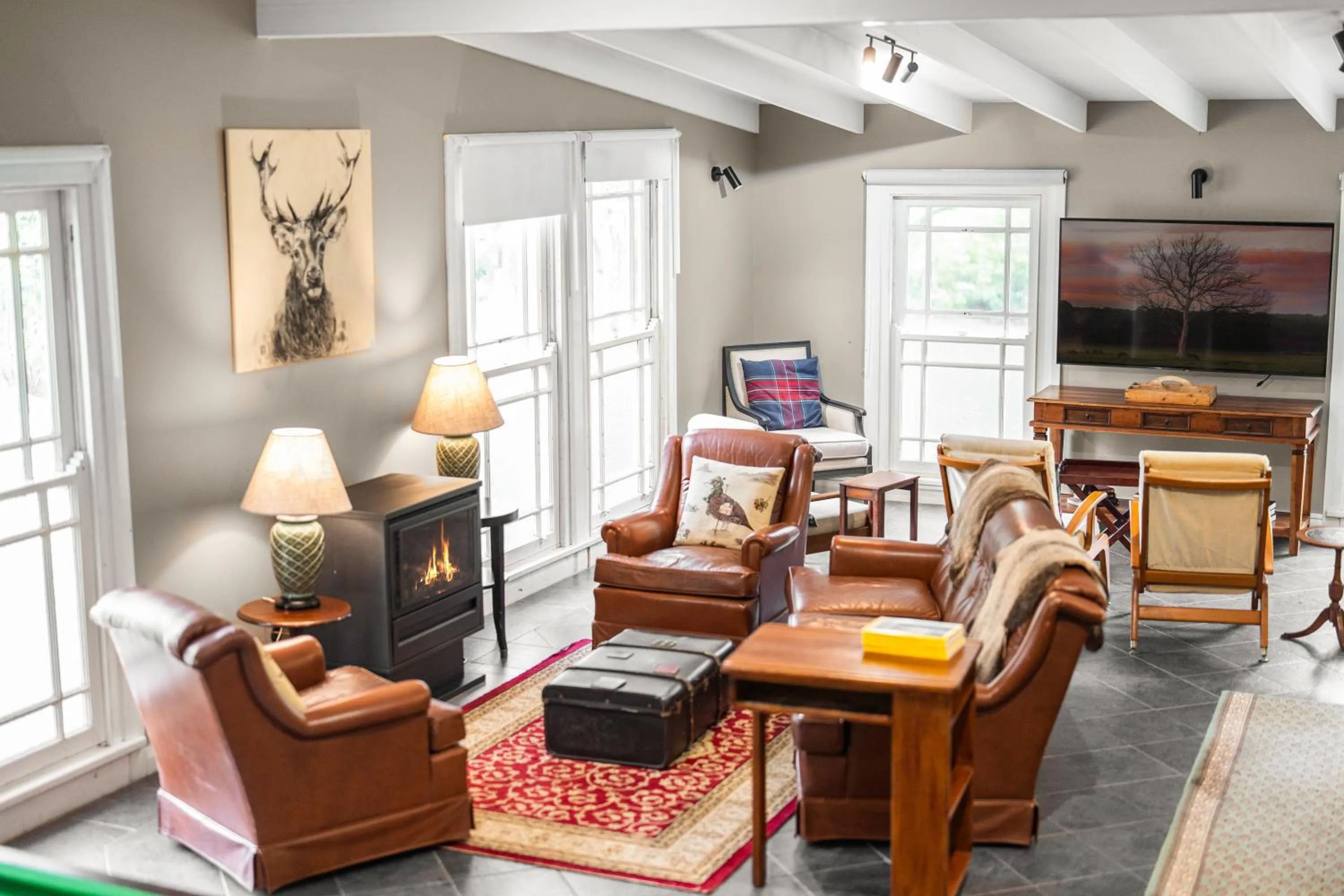 Communal lounge/ TV room in The Bundanoon Guest House