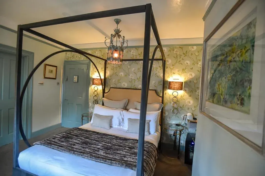 Deluxe King Room With Bath Ensuite in the kingsbury 7even 8ight Deluxe King Room With Bath Ensuite in the kingsbury 7even 8ight