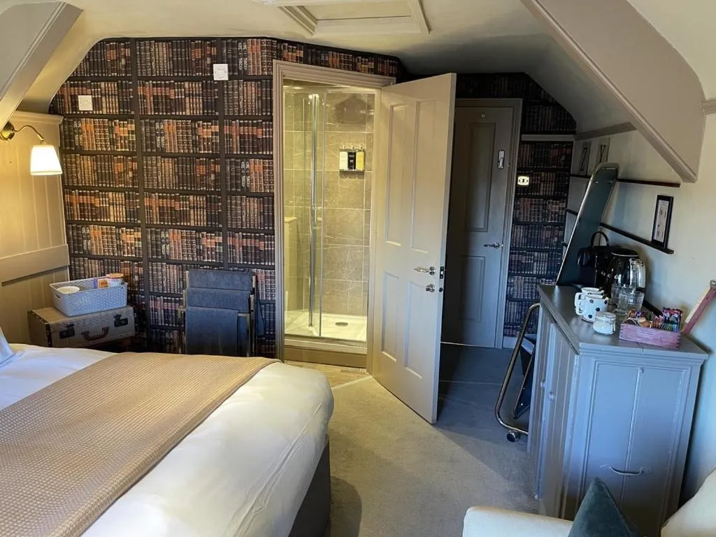 Bedroom, Bed in the kingsbury 7even / 8ight