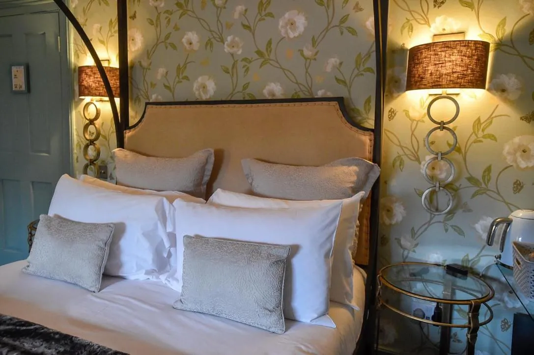 Bedroom, Bed in the kingsbury 7even 8ight