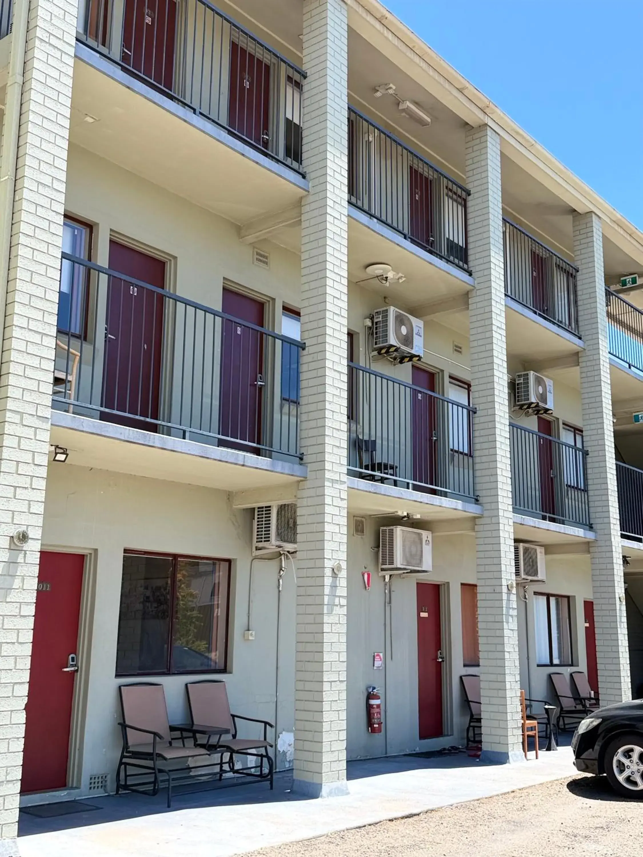 Property building in Alpine Heritage Motel Property building in Alpine Heritage Motel