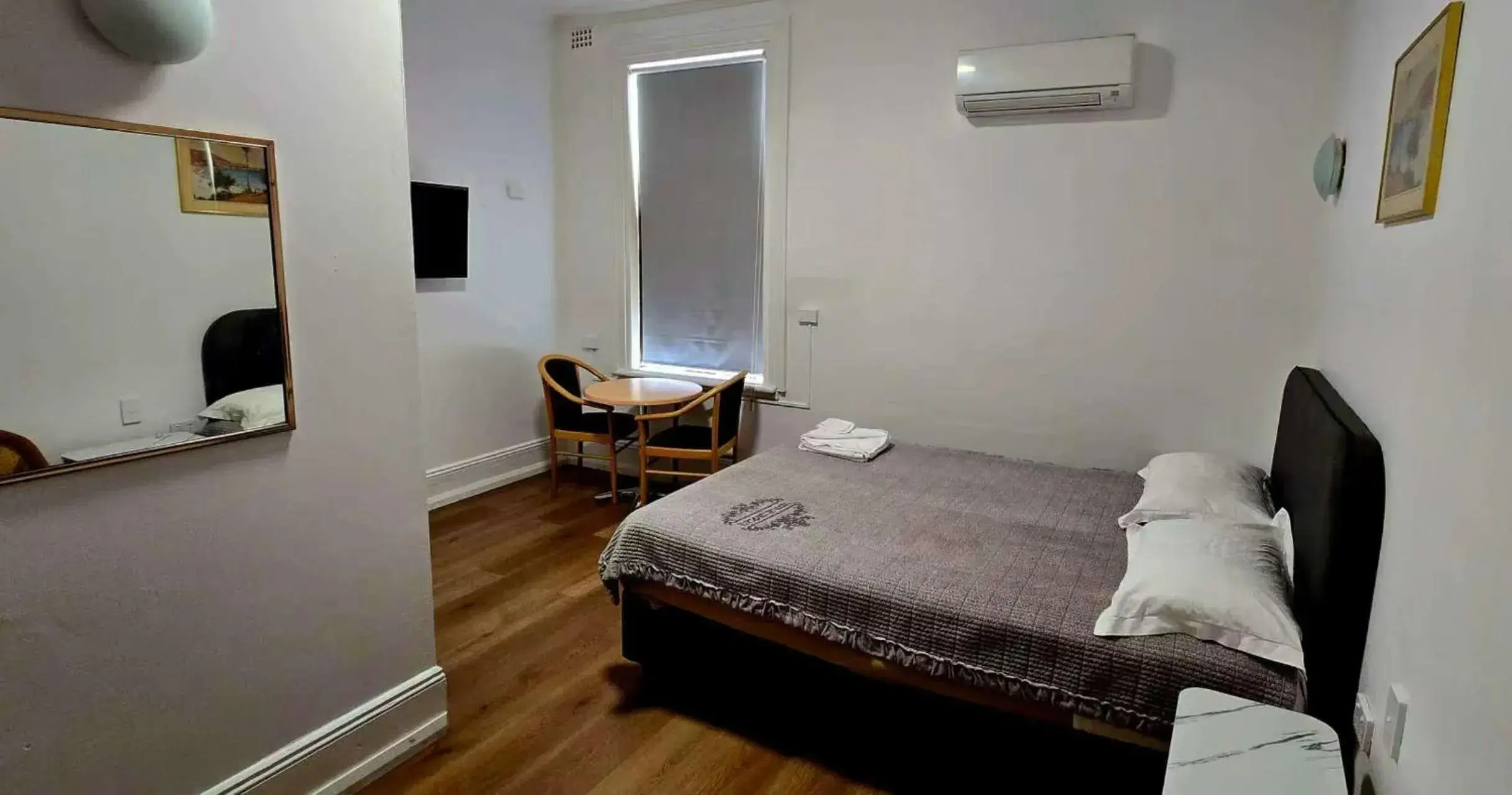 Bed in Alpine Heritage Motel Bed in Alpine Heritage Motel