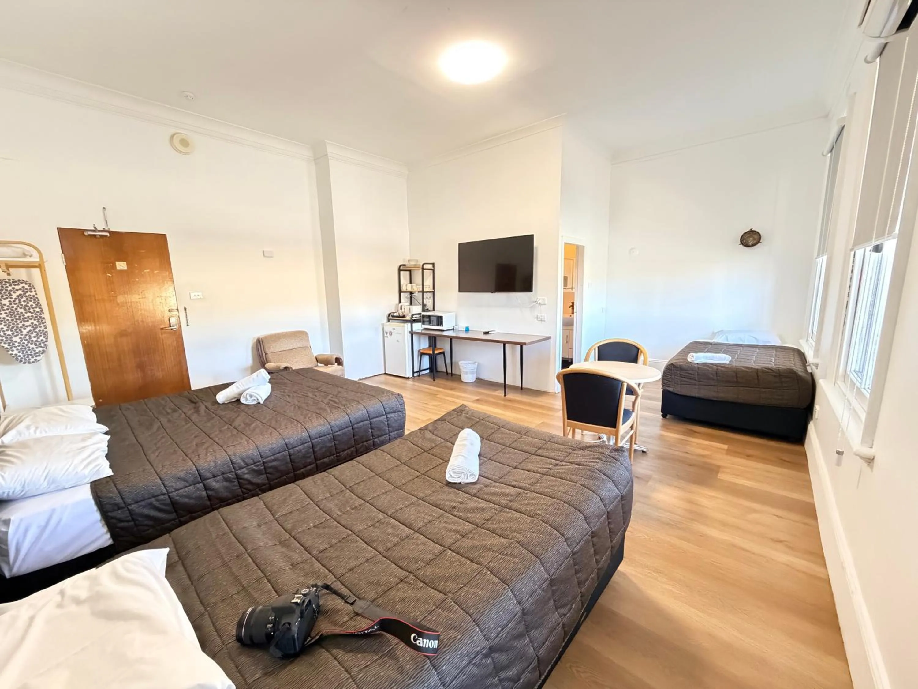 Bed in Alpine Heritage Motel