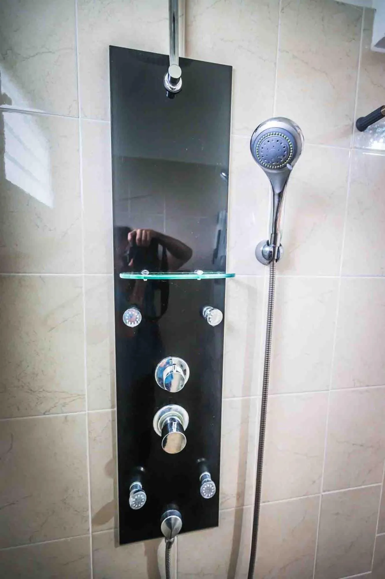 Shower in La Dolce Vita