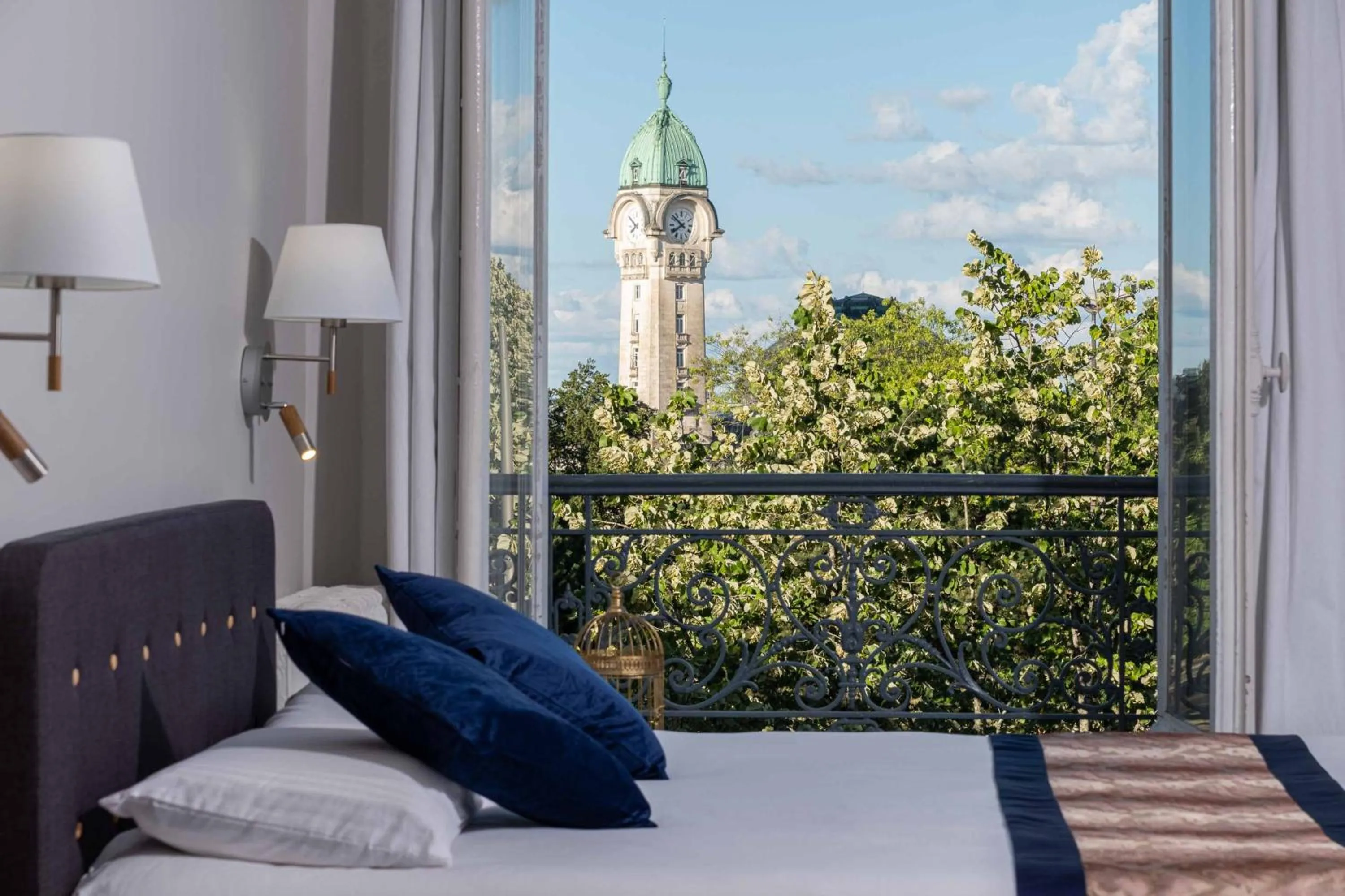 Bedroom, Bed in Hôtel de Paris