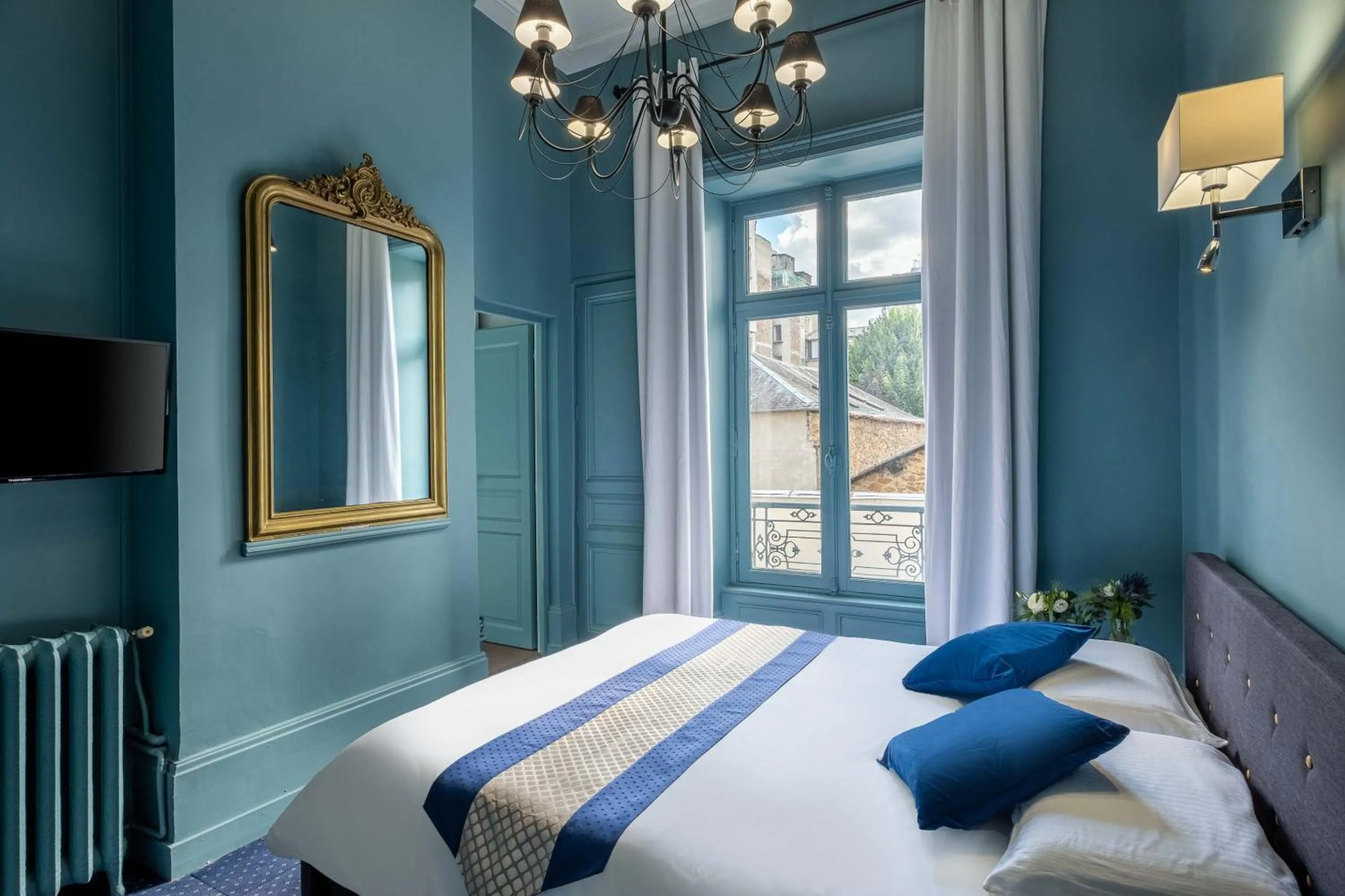 Bedroom, Bed in Hôtel de Paris