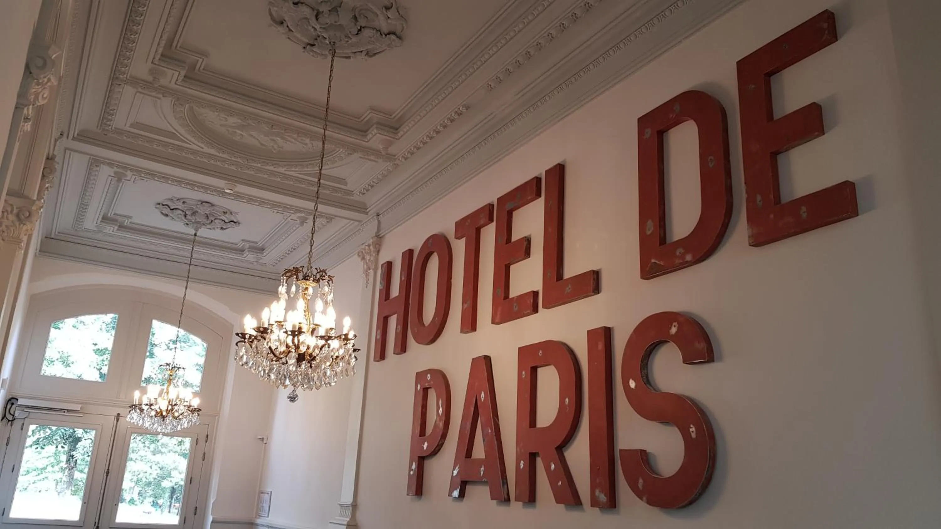 Decorative detail in Hôtel de Paris