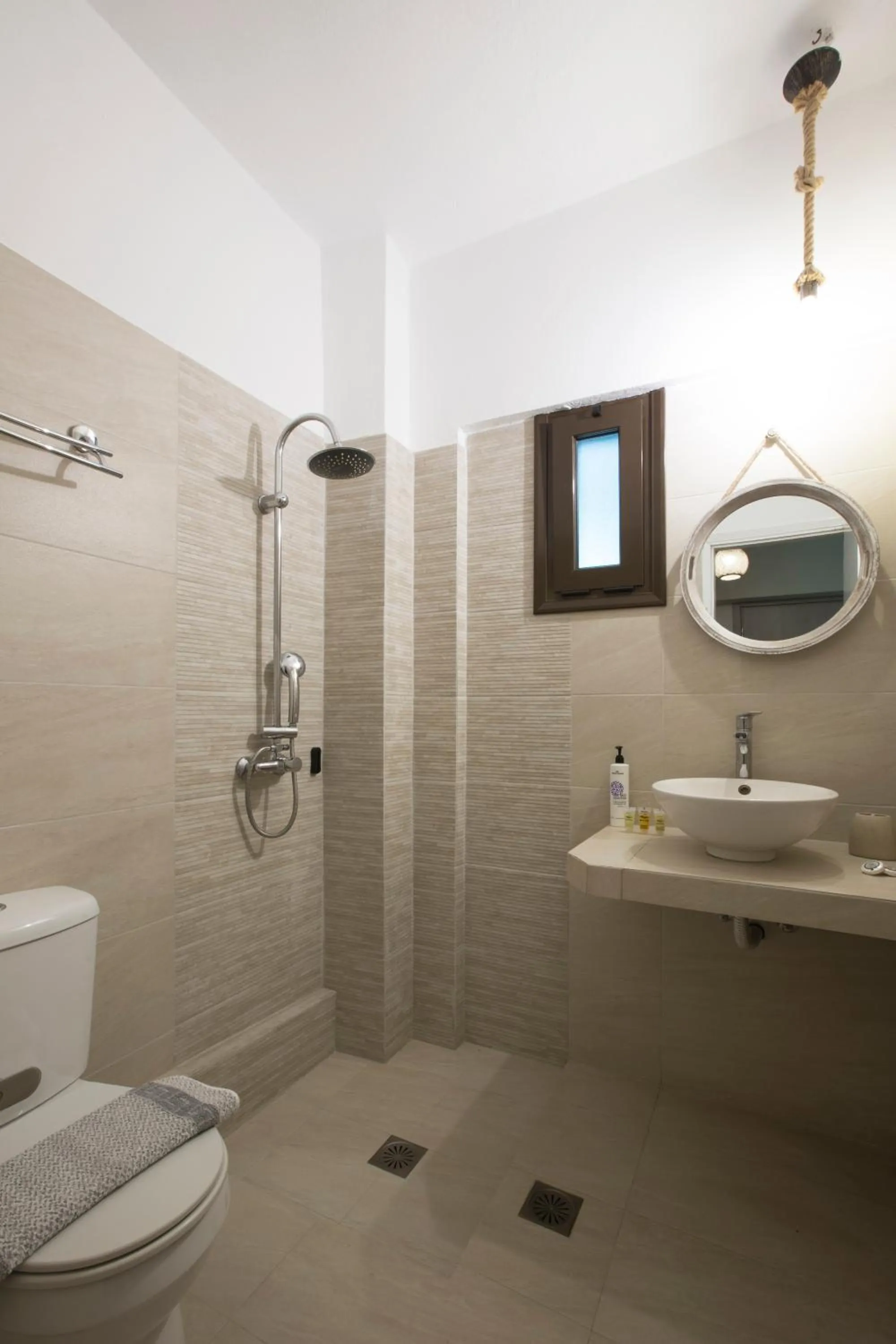 Bathroom in Hotel Kastri