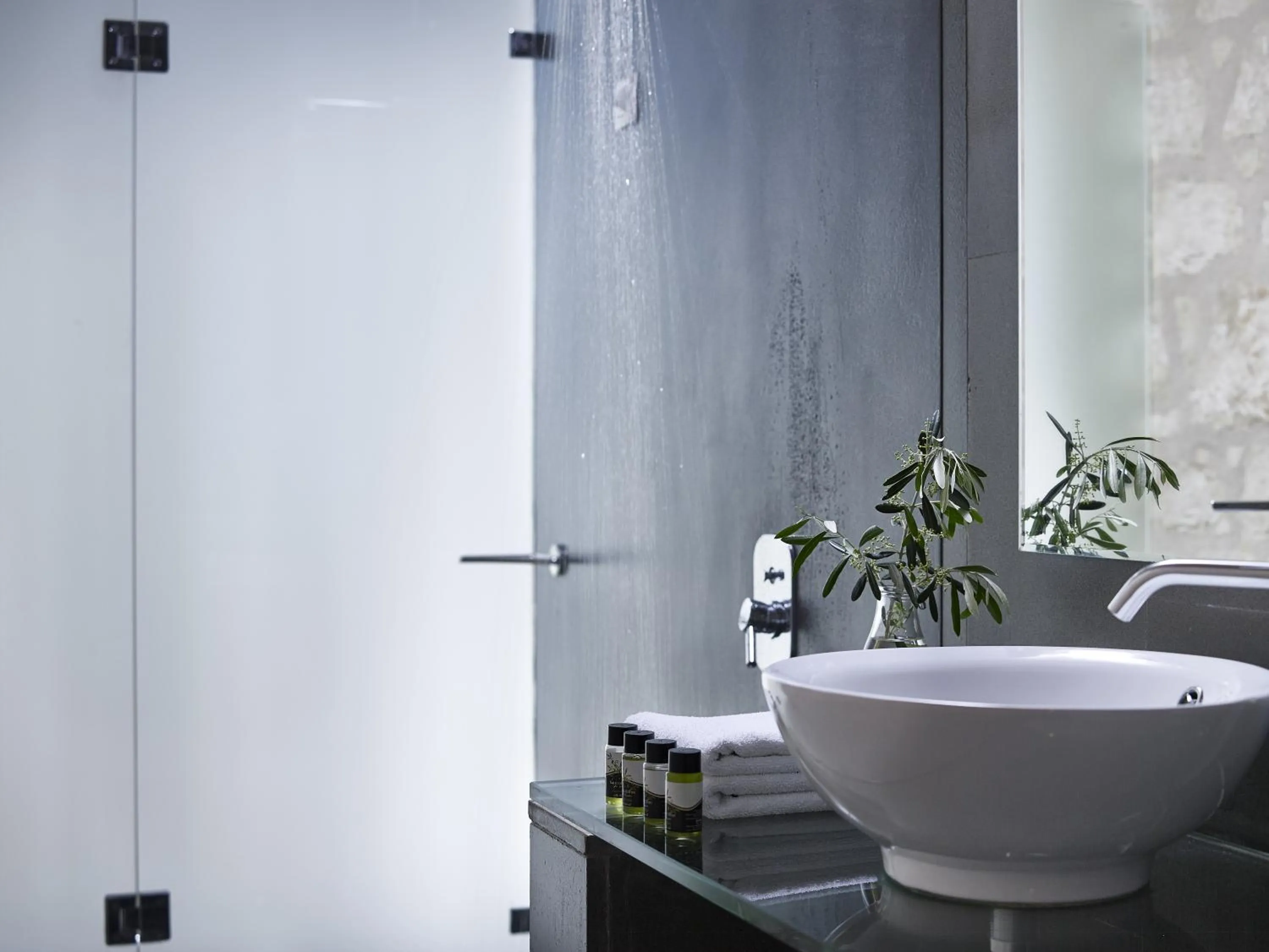 Day in Leivatho Hotel