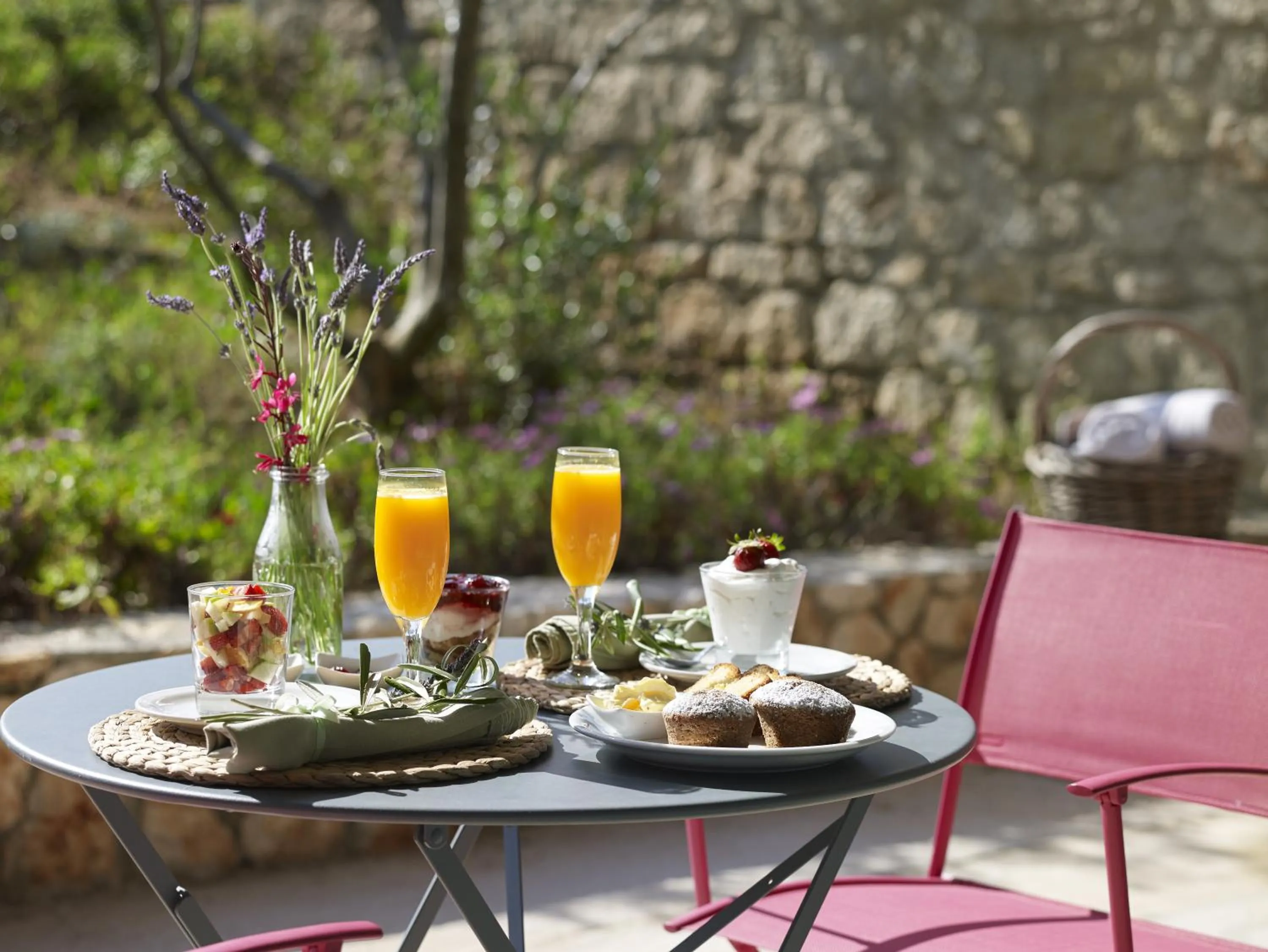 Day in Leivatho Hotel