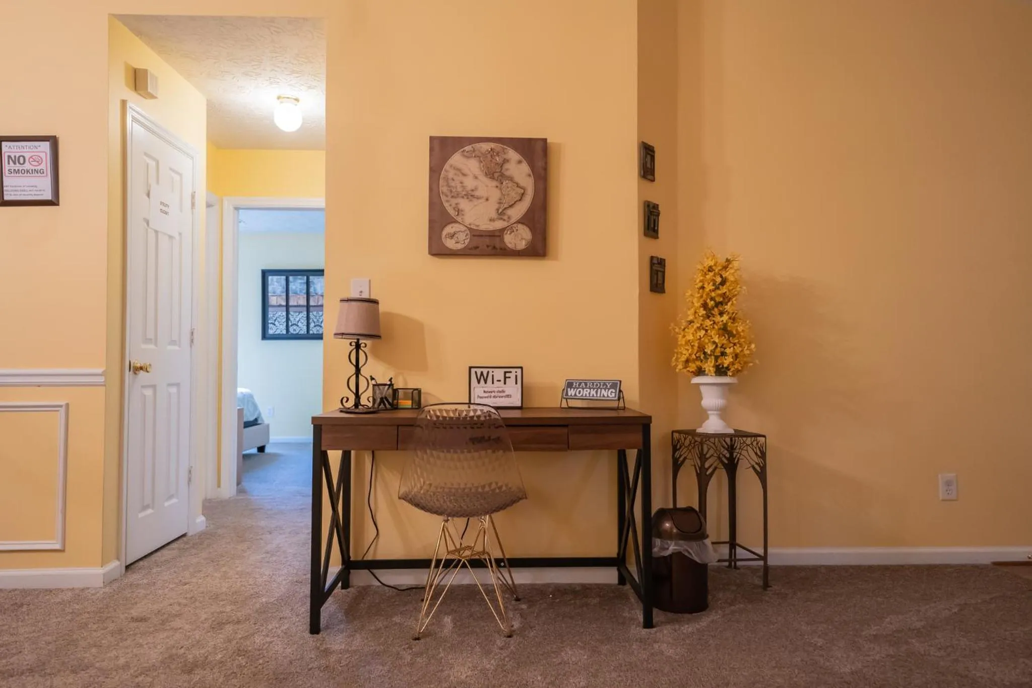Seating area in K & C Mountain View Cottage