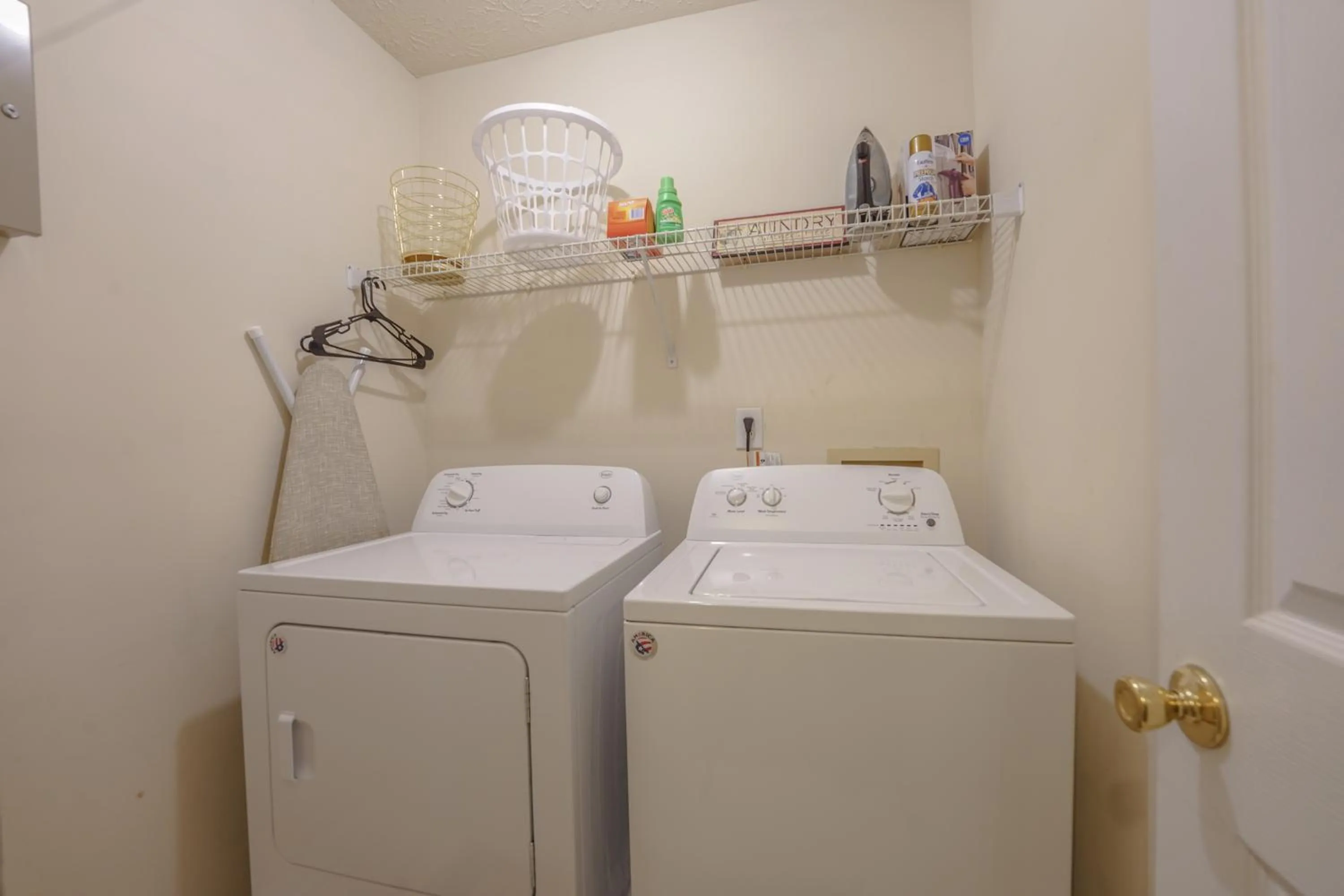 washing machine in K & C Mountain View Cottage