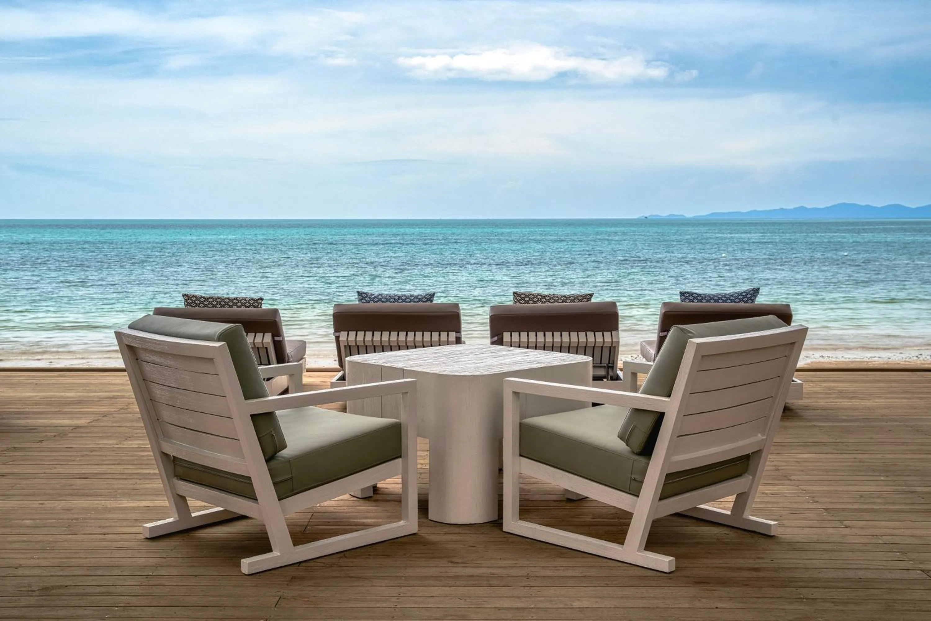 Lounge or bar in Dusit Thani Krabi Beach Resort