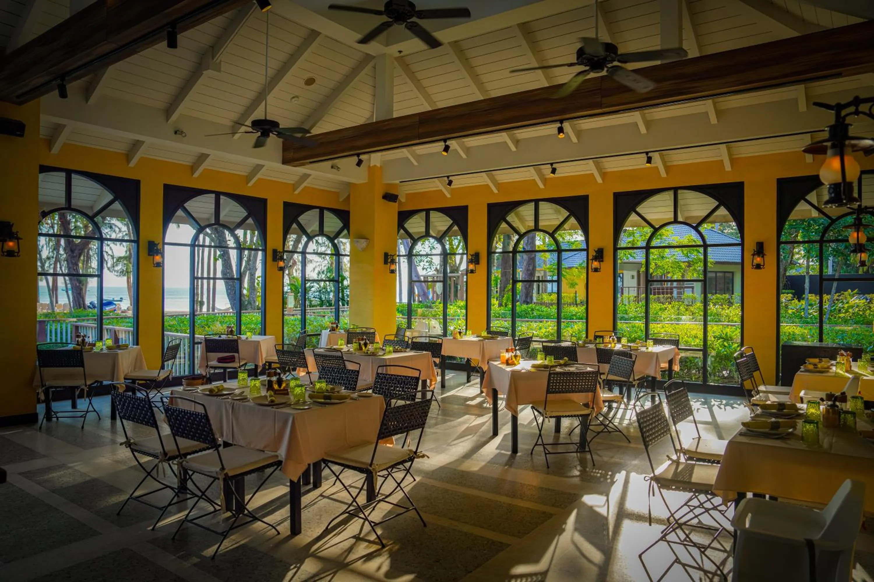 Restaurant/places to eat in Dusit Thani Krabi Beach Resort