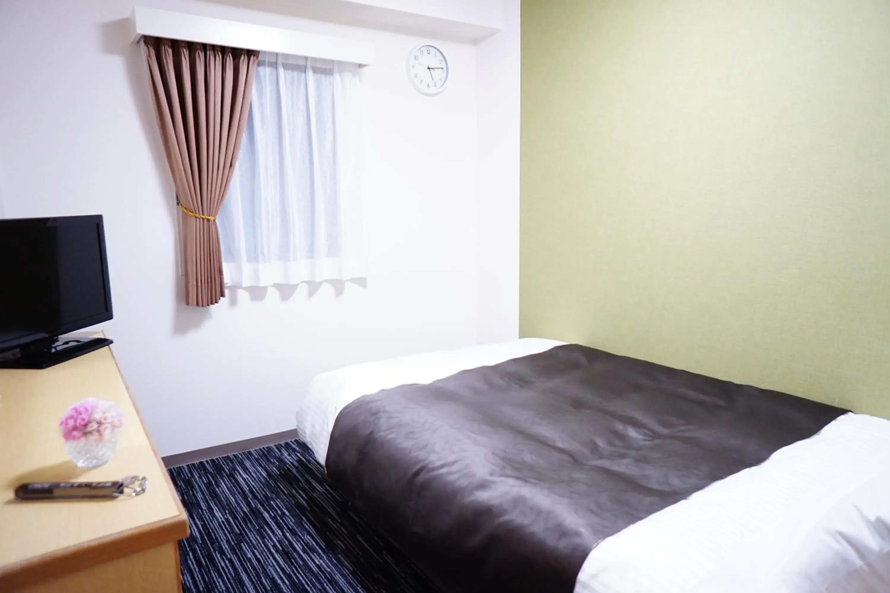 Double Room with Small Double Bed - Smoking in Nagoya Sakae Green Hotel Double Room with Small Double Bed - Smoking in Nagoya Sakae Green Hotel