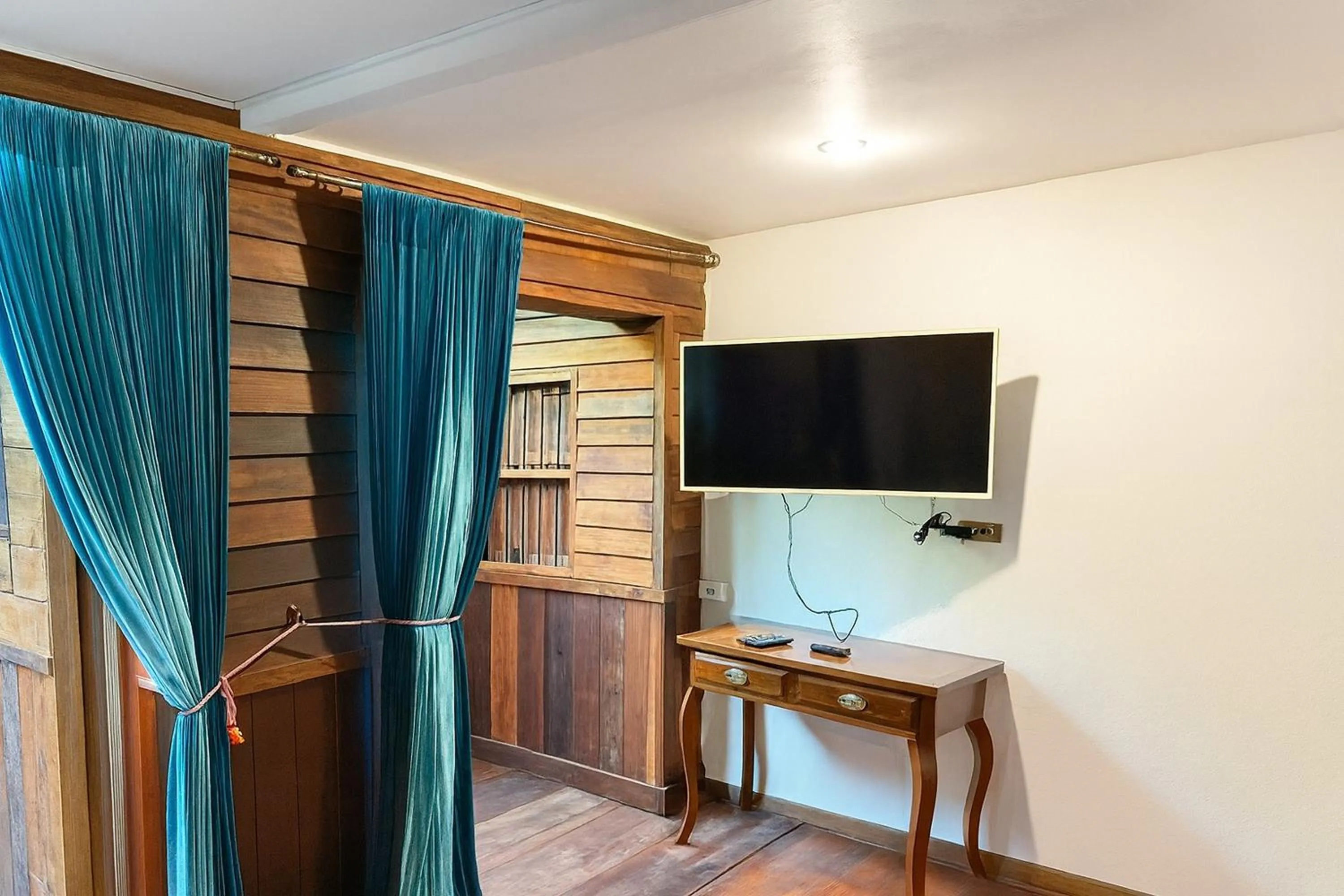 TV and multimedia in Seven Senses Guesthouse