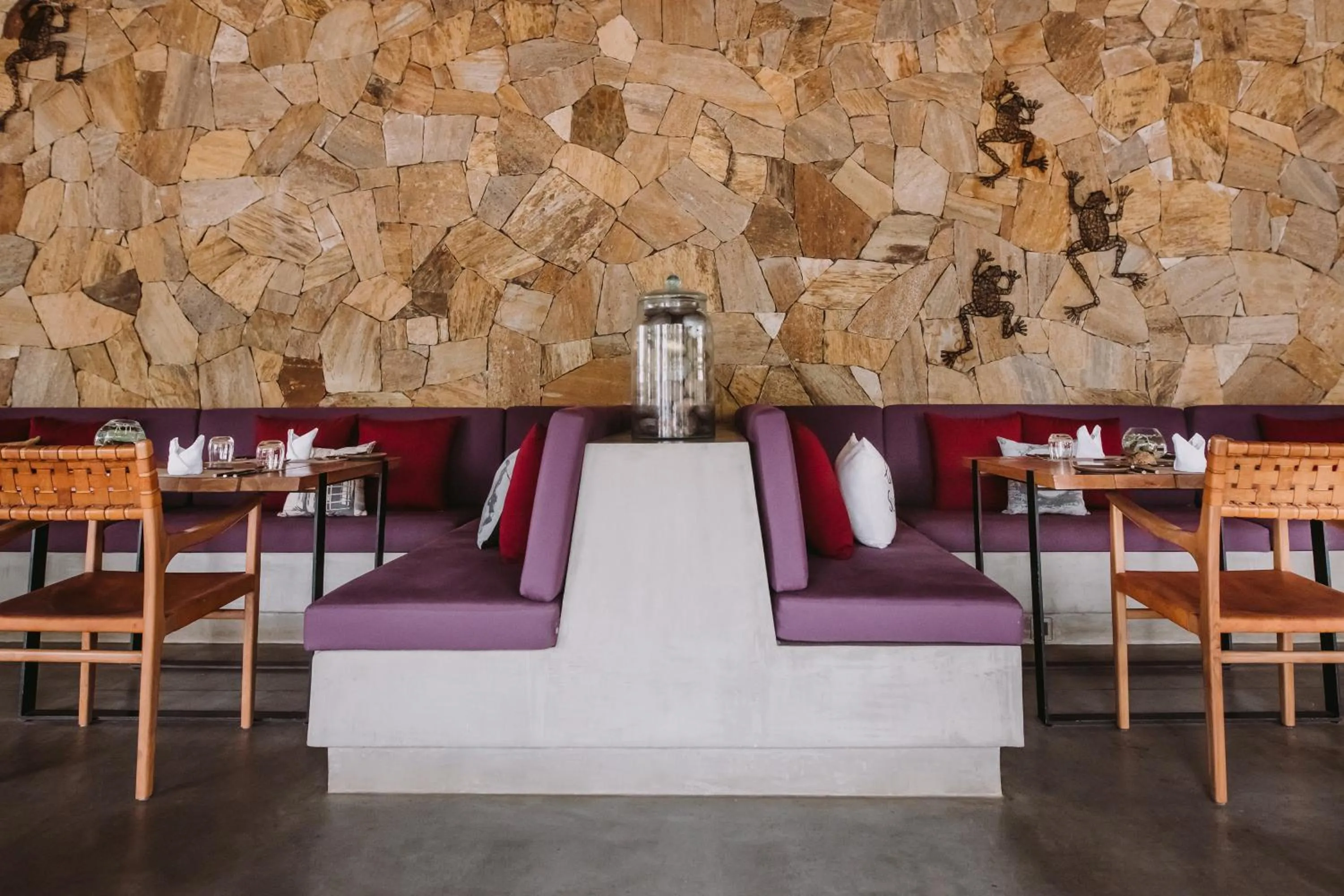 Restaurant/places to eat in Karpaha Sands