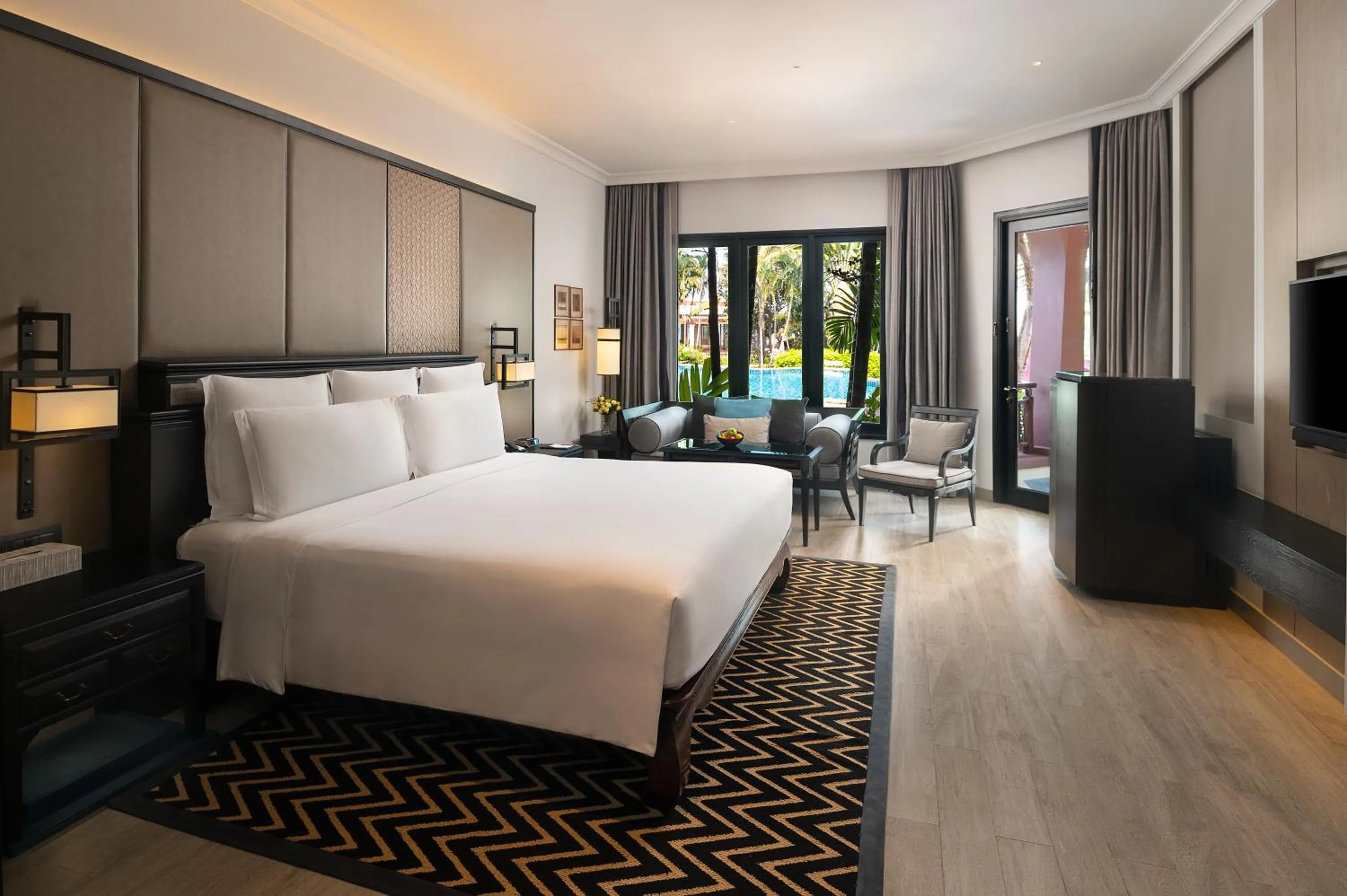 Photo of the whole room, Bed in InterContinental Pattaya Resort by IHG
