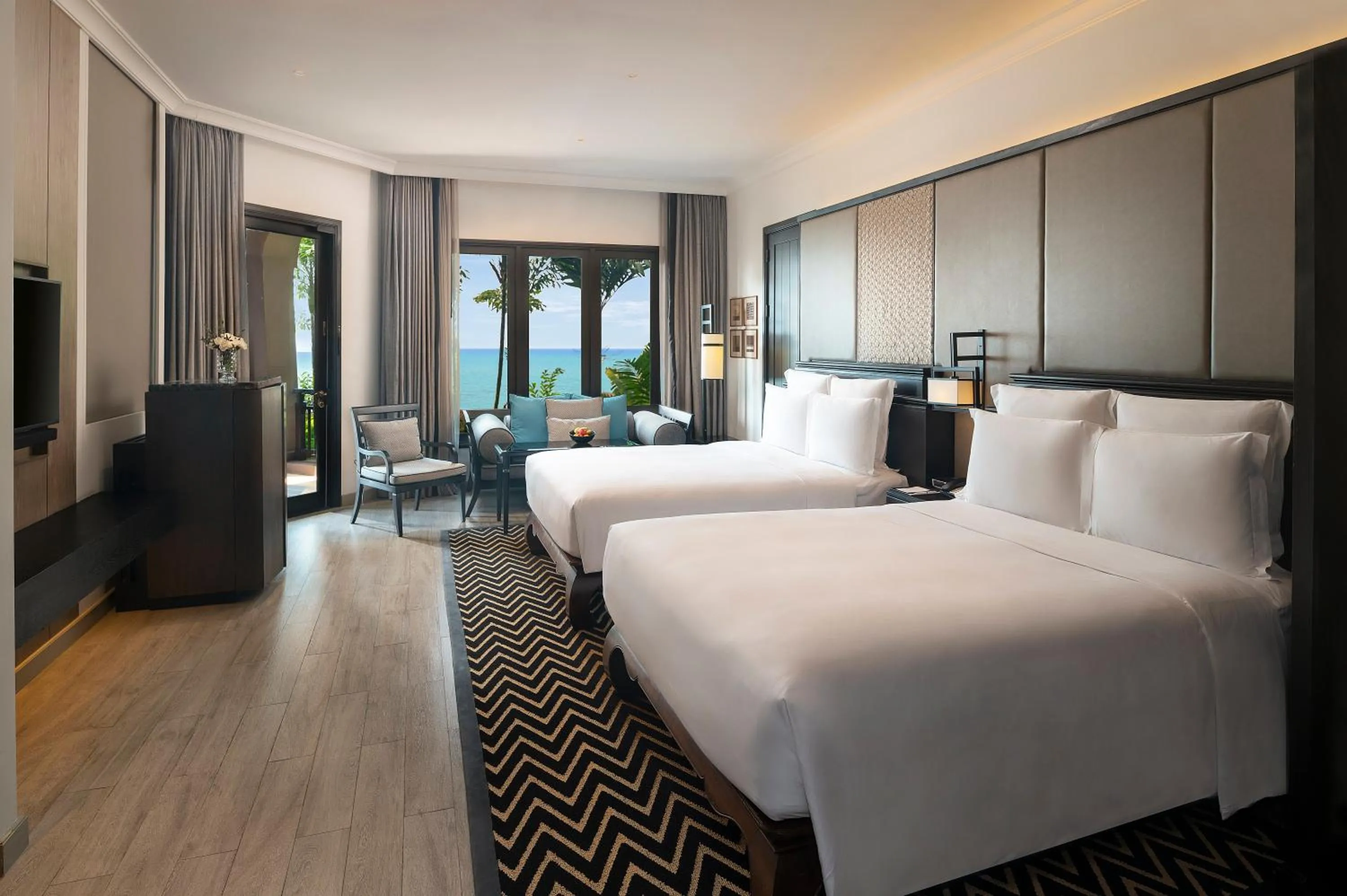 Photo of the whole room, Bed in InterContinental Pattaya Resort by IHG