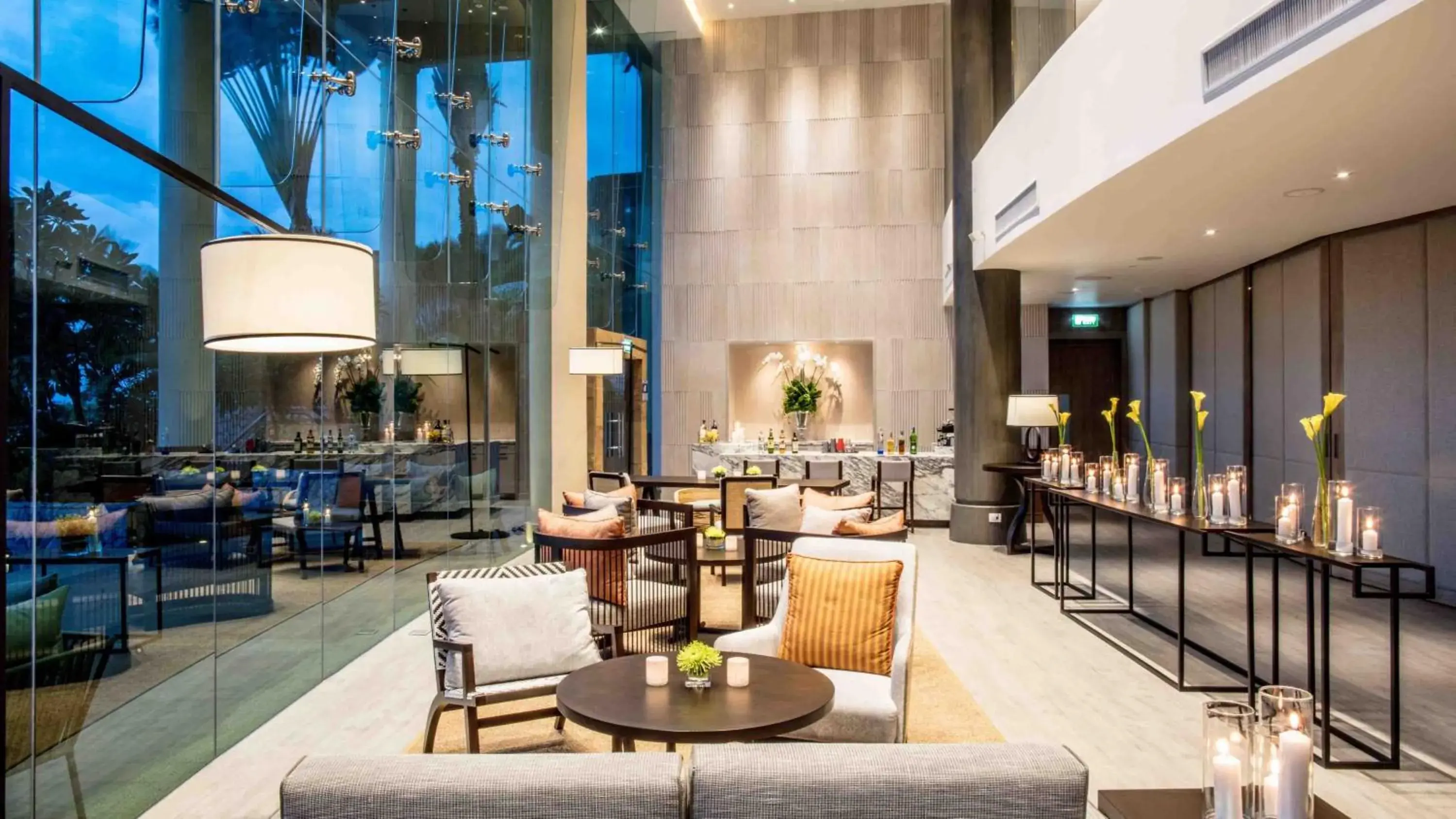 Lounge or bar in InterContinental Pattaya Resort by IHG Lounge or bar in InterContinental Pattaya Resort by IHG