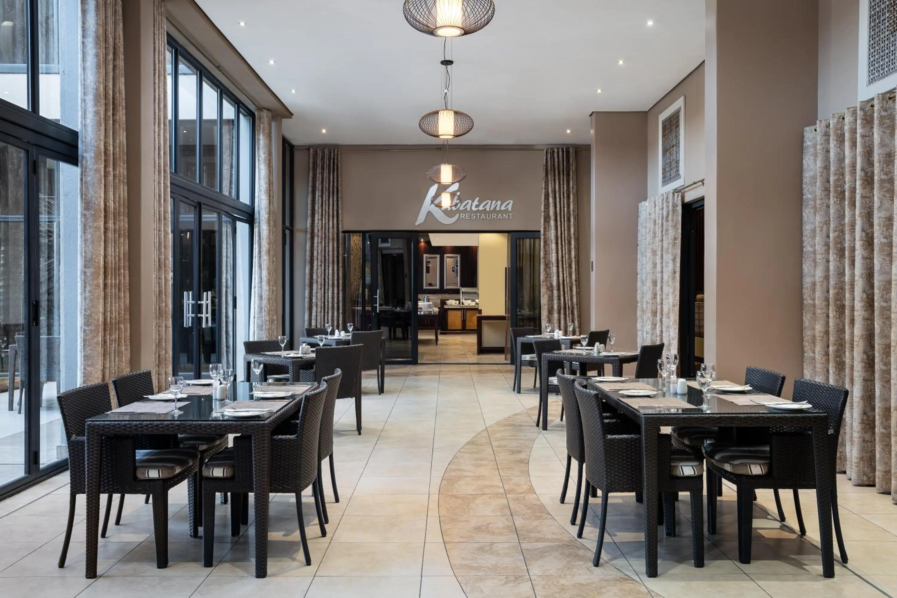 Restaurant/places to eat in Premier Hotel O.R. Tambo