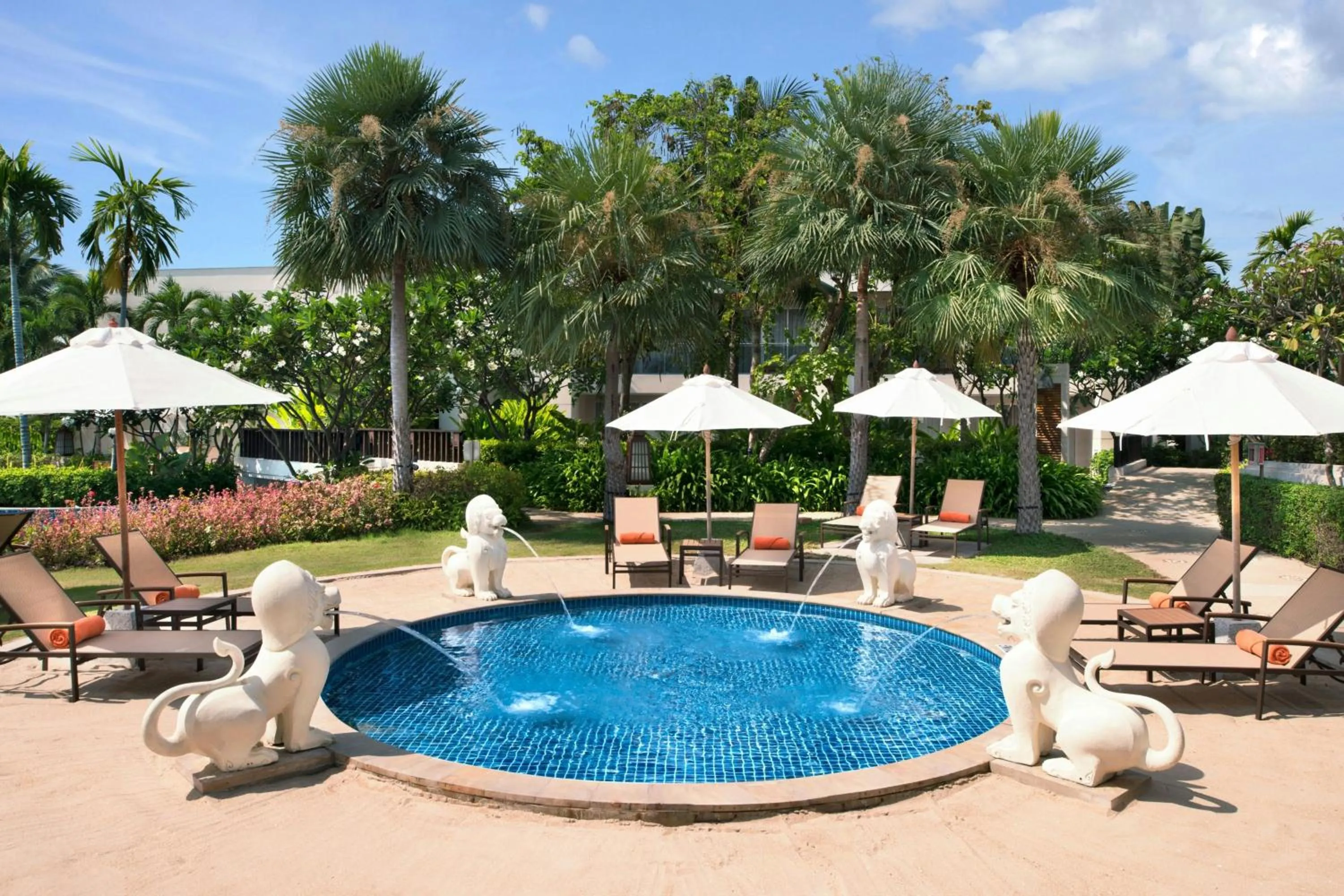 Swimming pool in Sheraton Hua Hin Resort & Spa