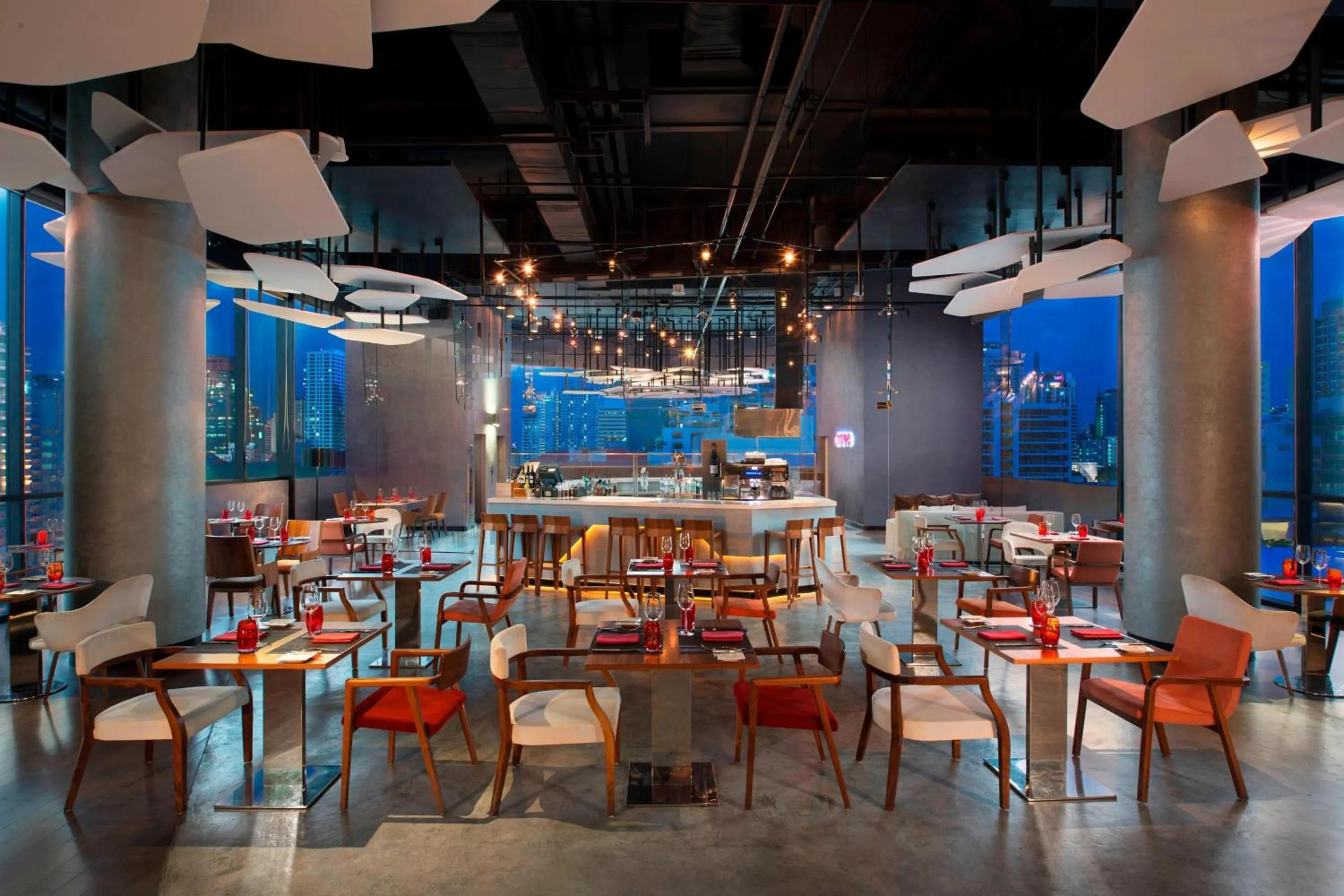 Lounge or bar in Aloft Bangkok - Sukhumvit 11