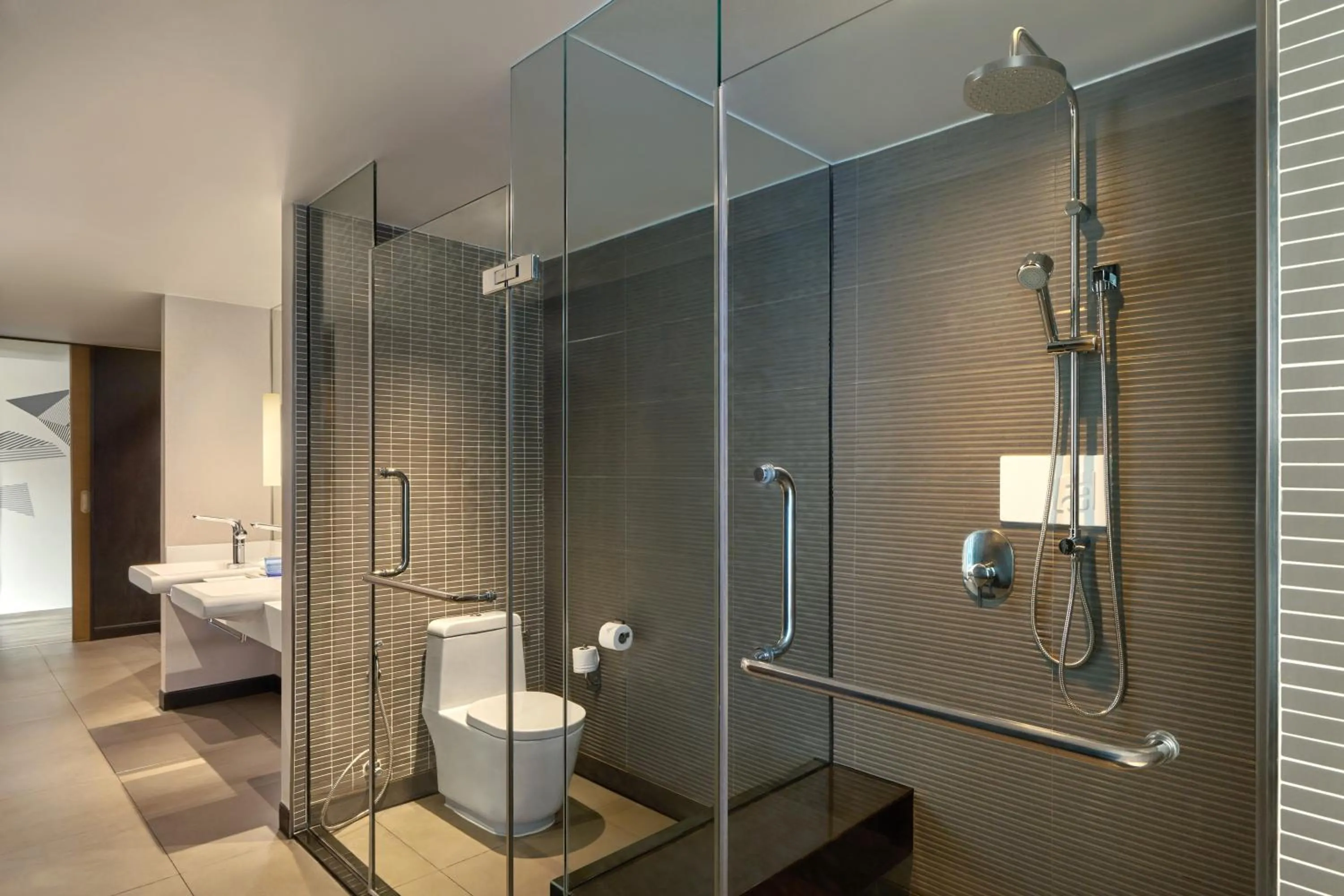 Shower in Aloft Bangkok - Sukhumvit 11