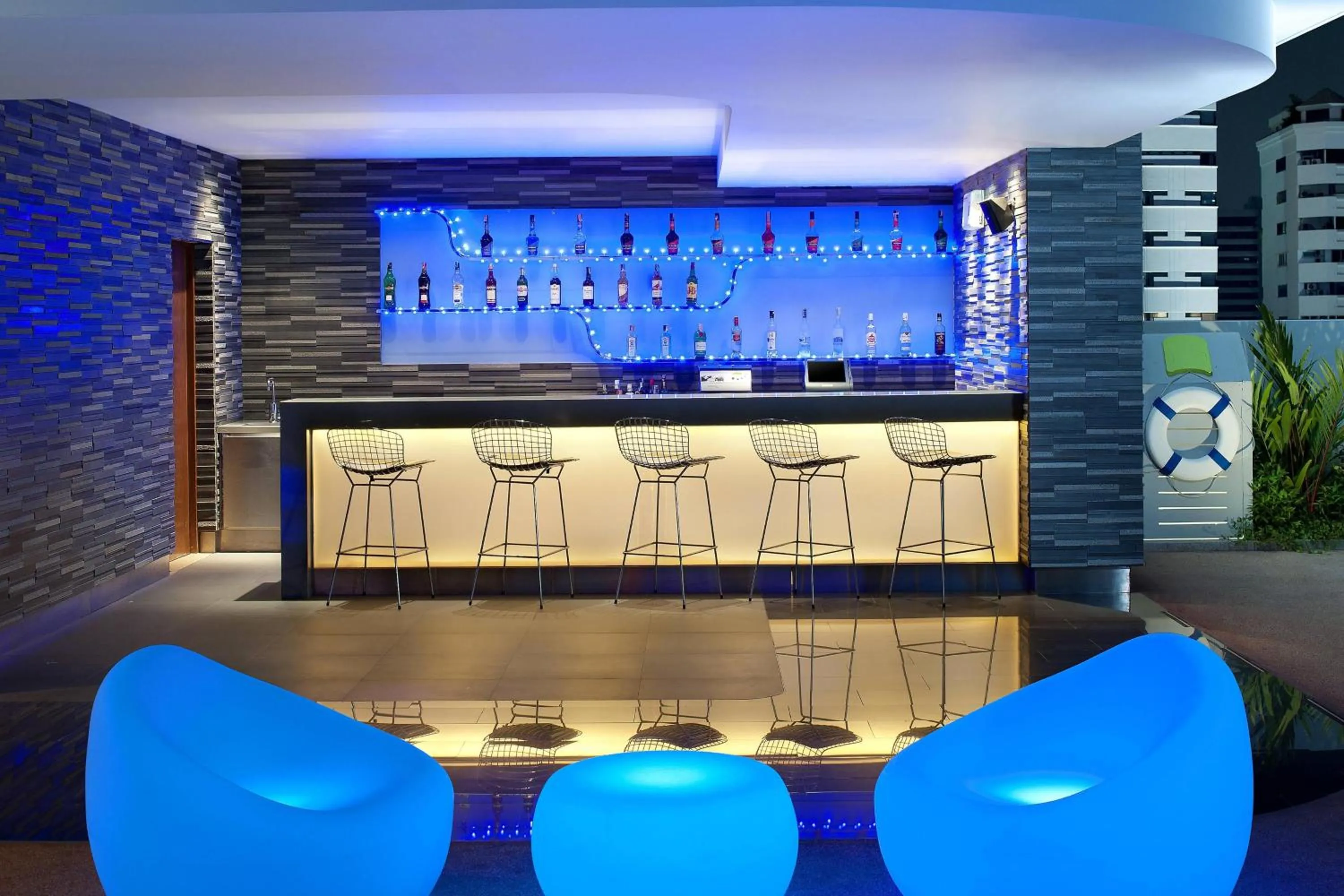 Lounge or bar in Aloft Bangkok - Sukhumvit 11
