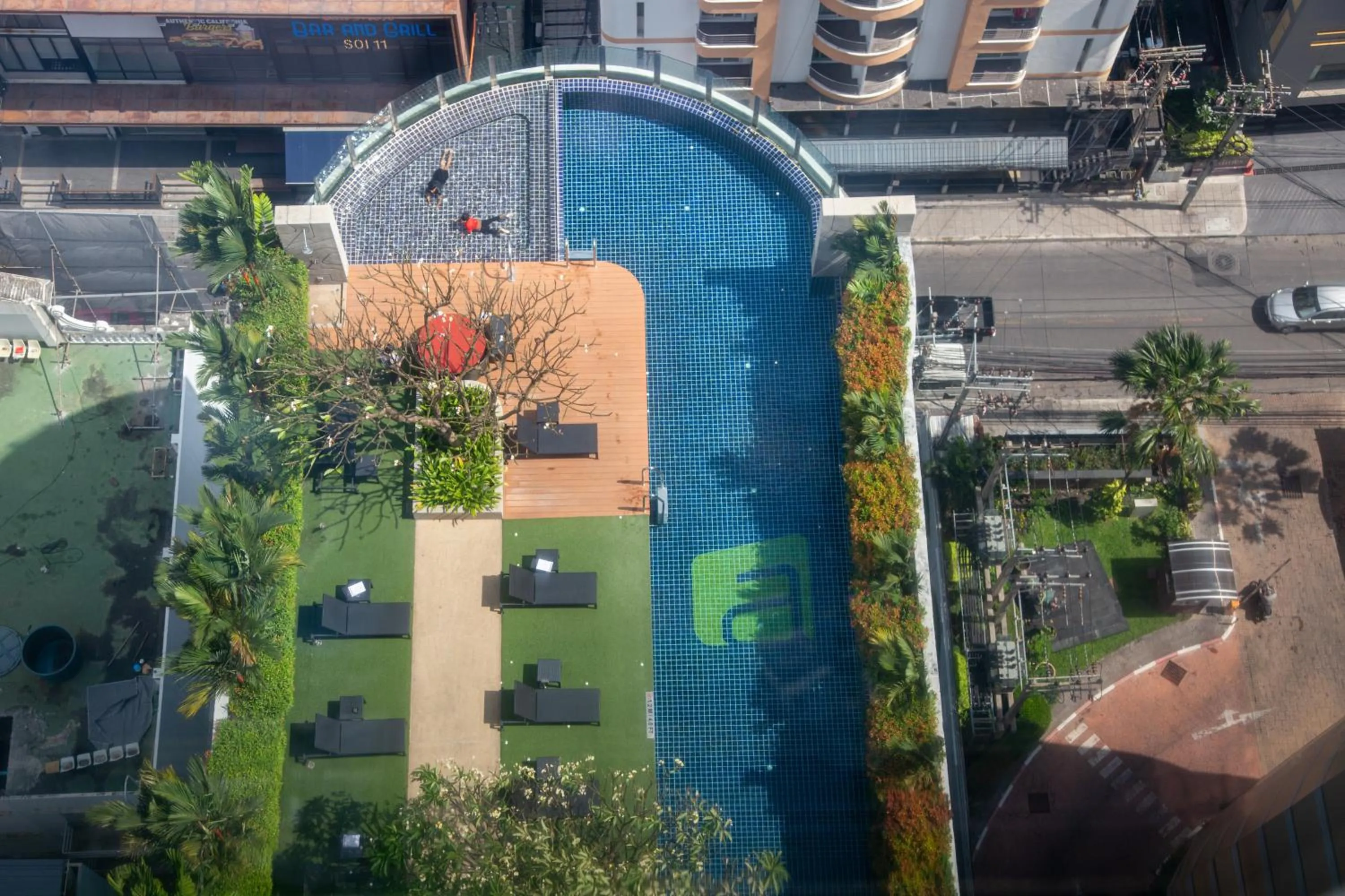 Swimming pool in Aloft Bangkok - Sukhumvit 11