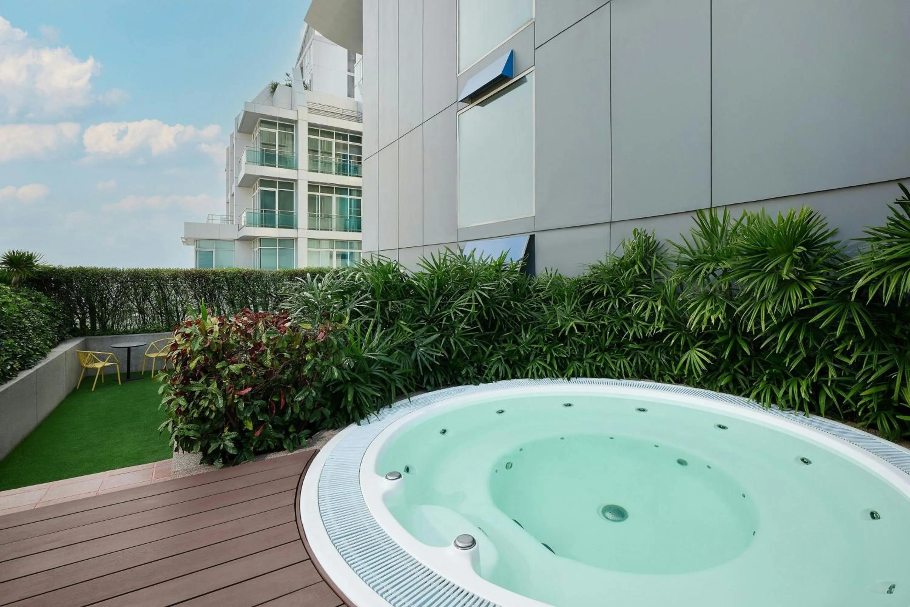 Photo of the whole room in Aloft Bangkok - Sukhumvit 11