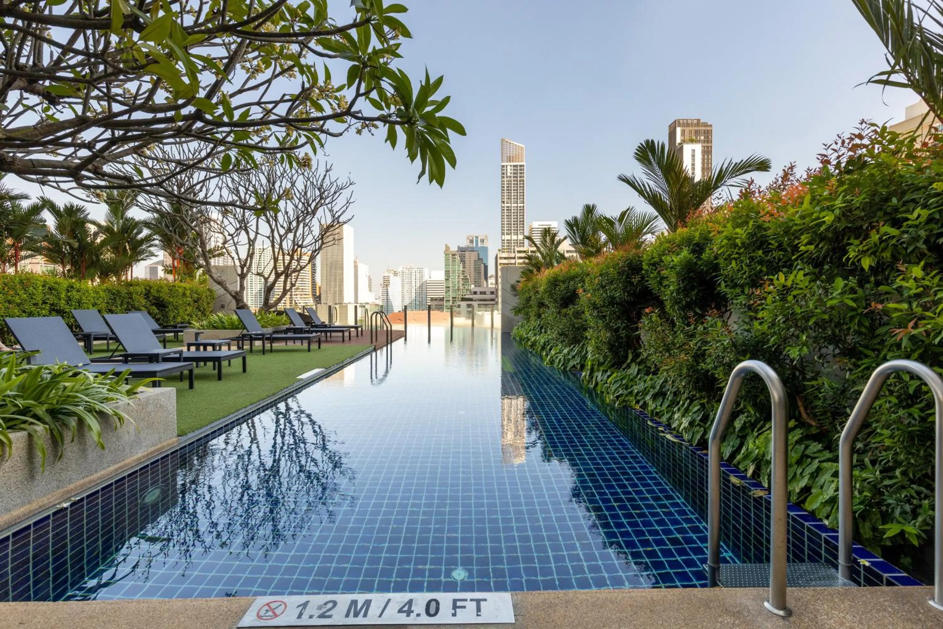 Swimming pool in Aloft Bangkok - Sukhumvit 11