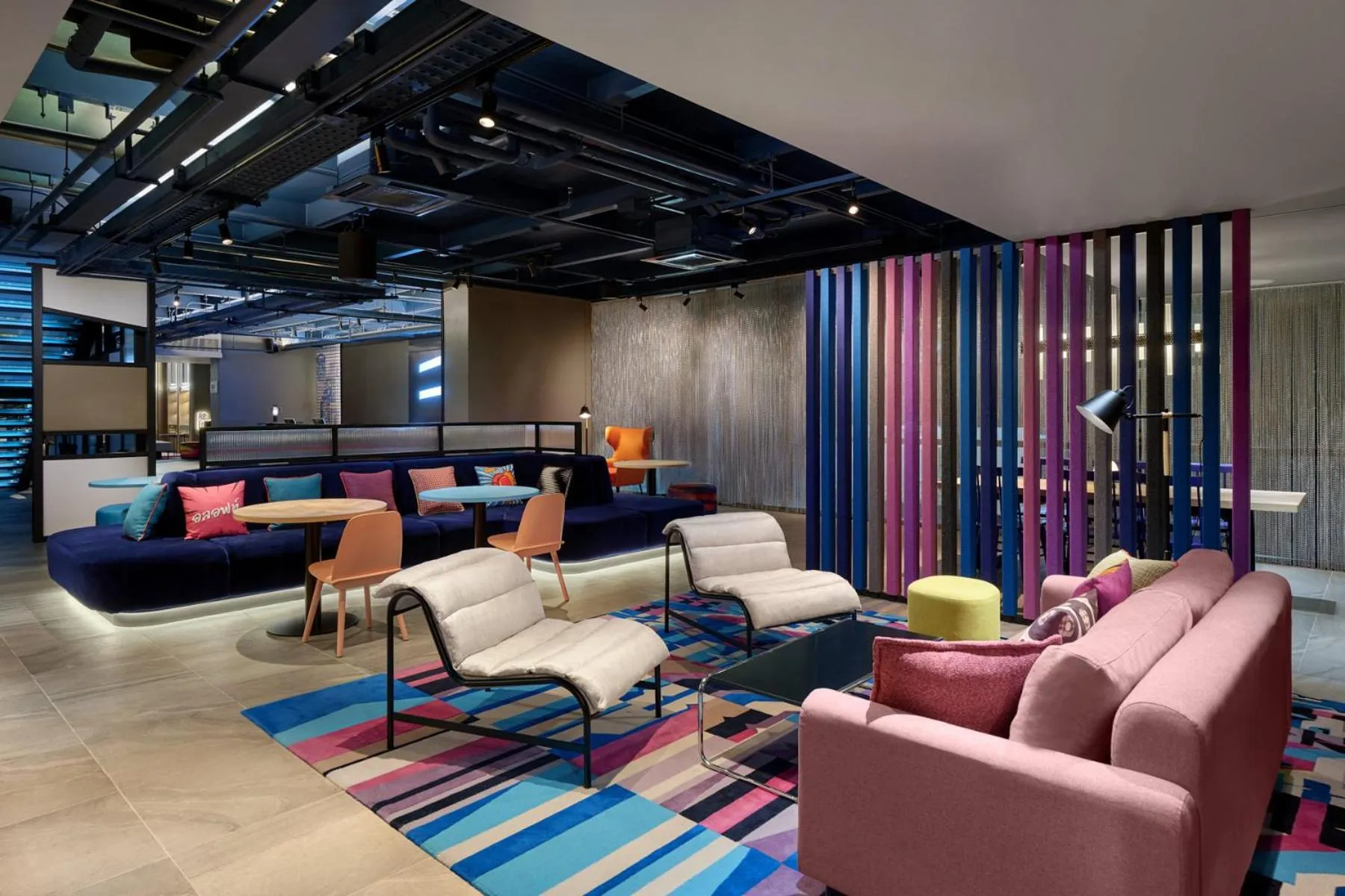 Lobby or reception in Aloft Bangkok - Sukhumvit 11