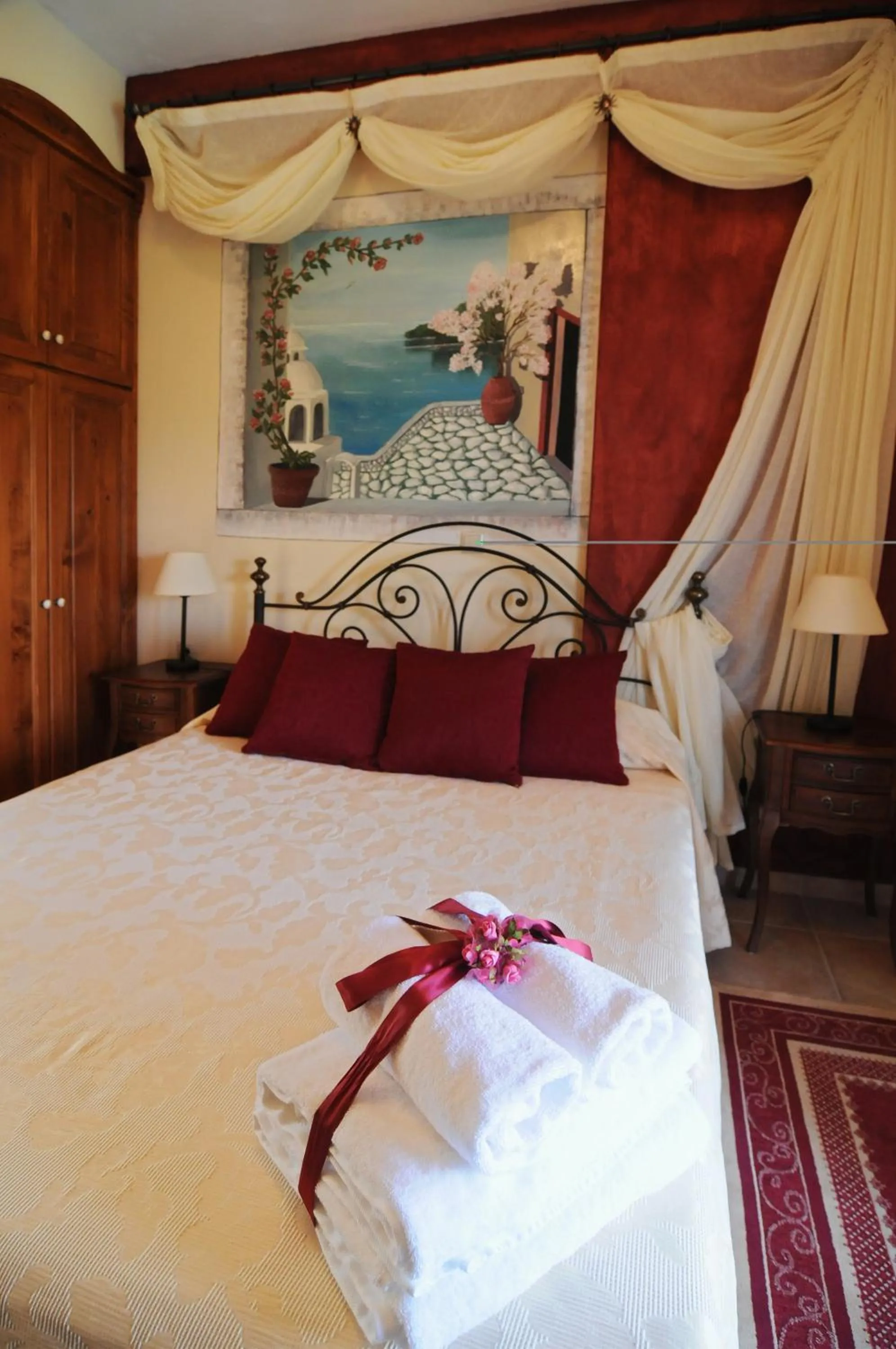 Photo of the whole room, Bed in Corfu Sokraki Villas