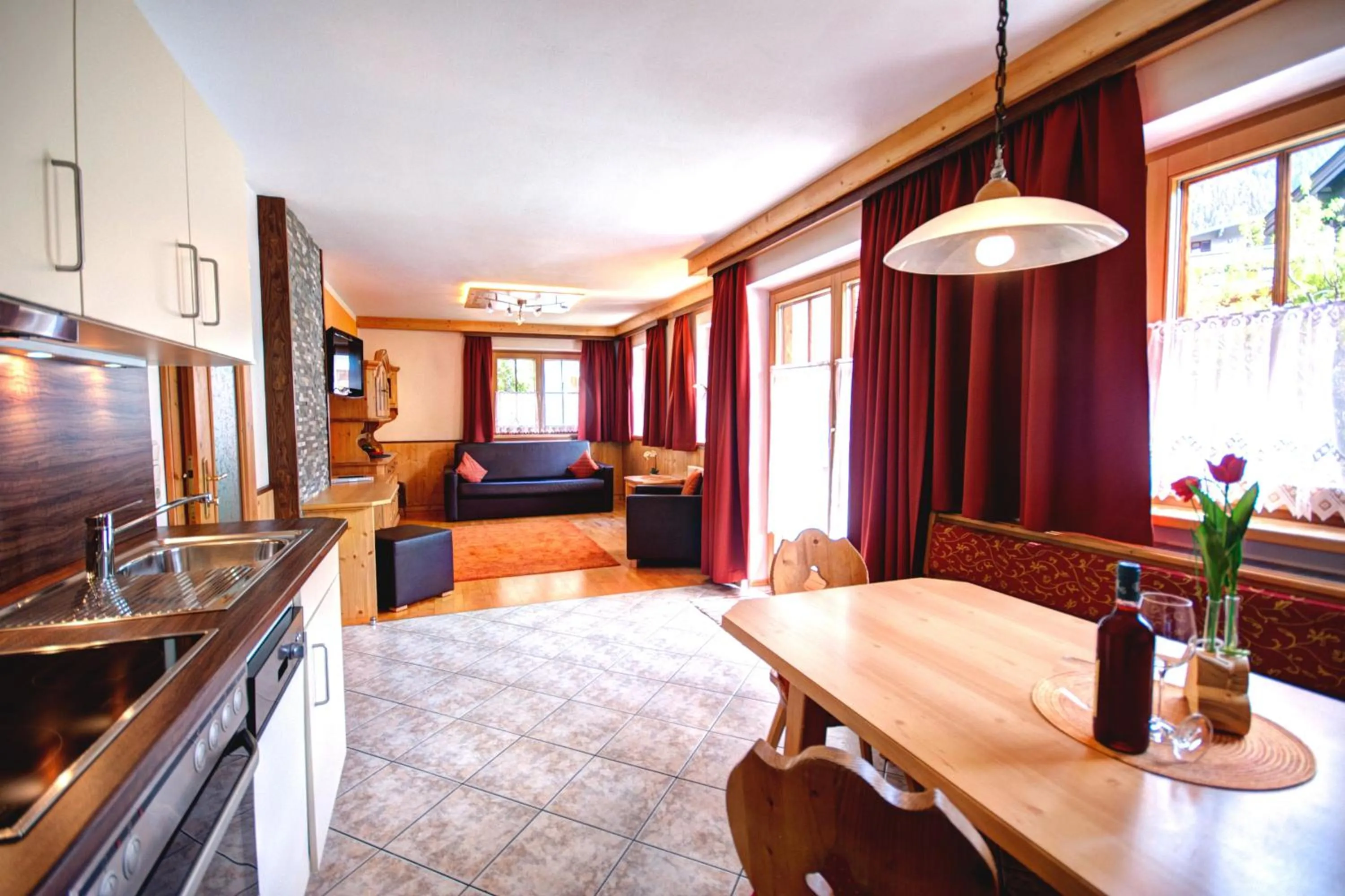 Living room, Bed in Alpenresort Thanner