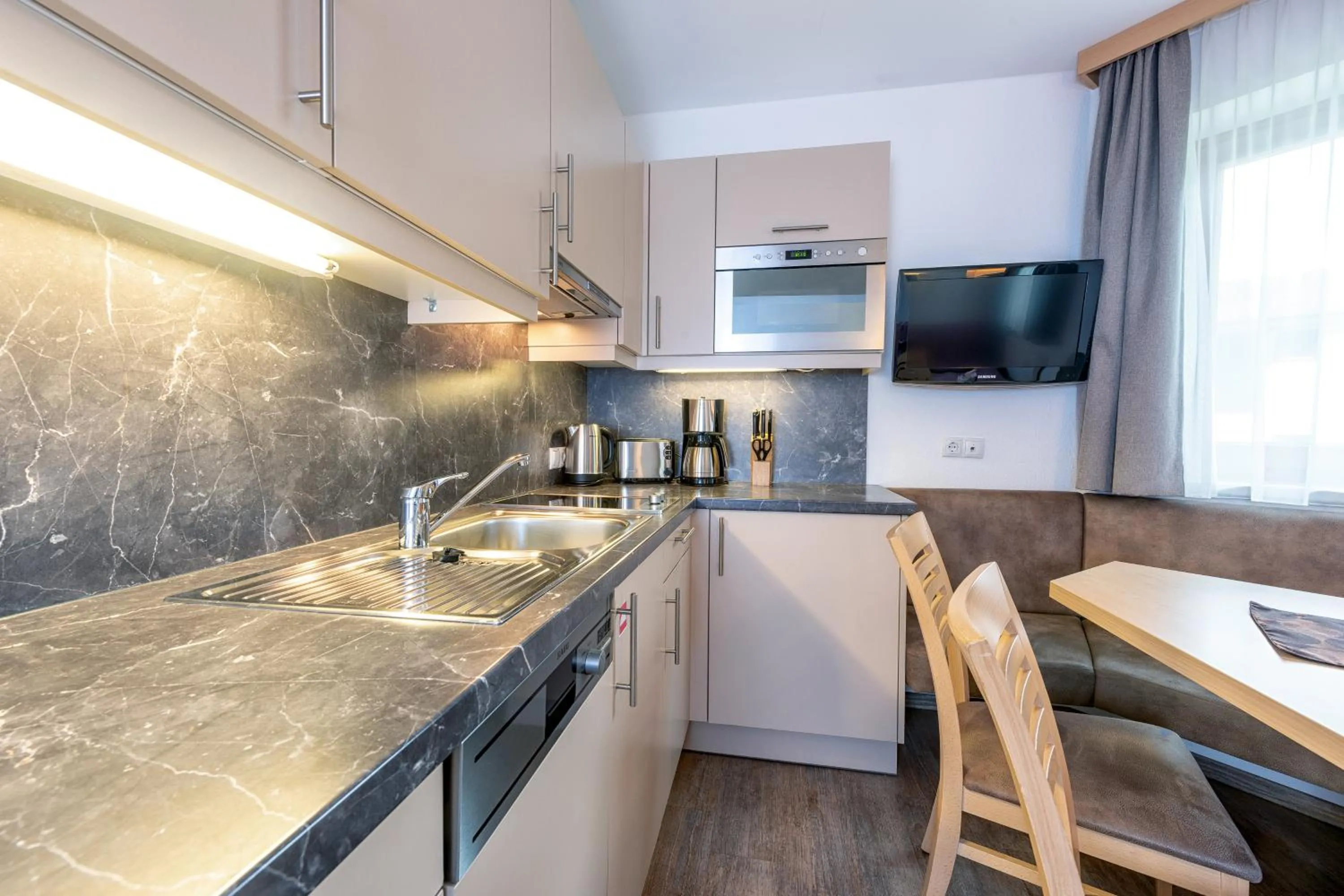 Kitchen or kitchenette in Alpenresort Thanner