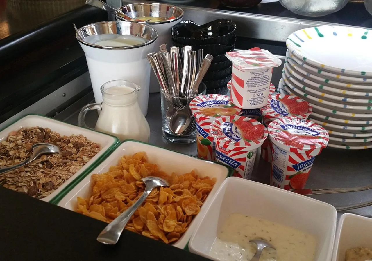 Breakfast in Hotel Blumauer