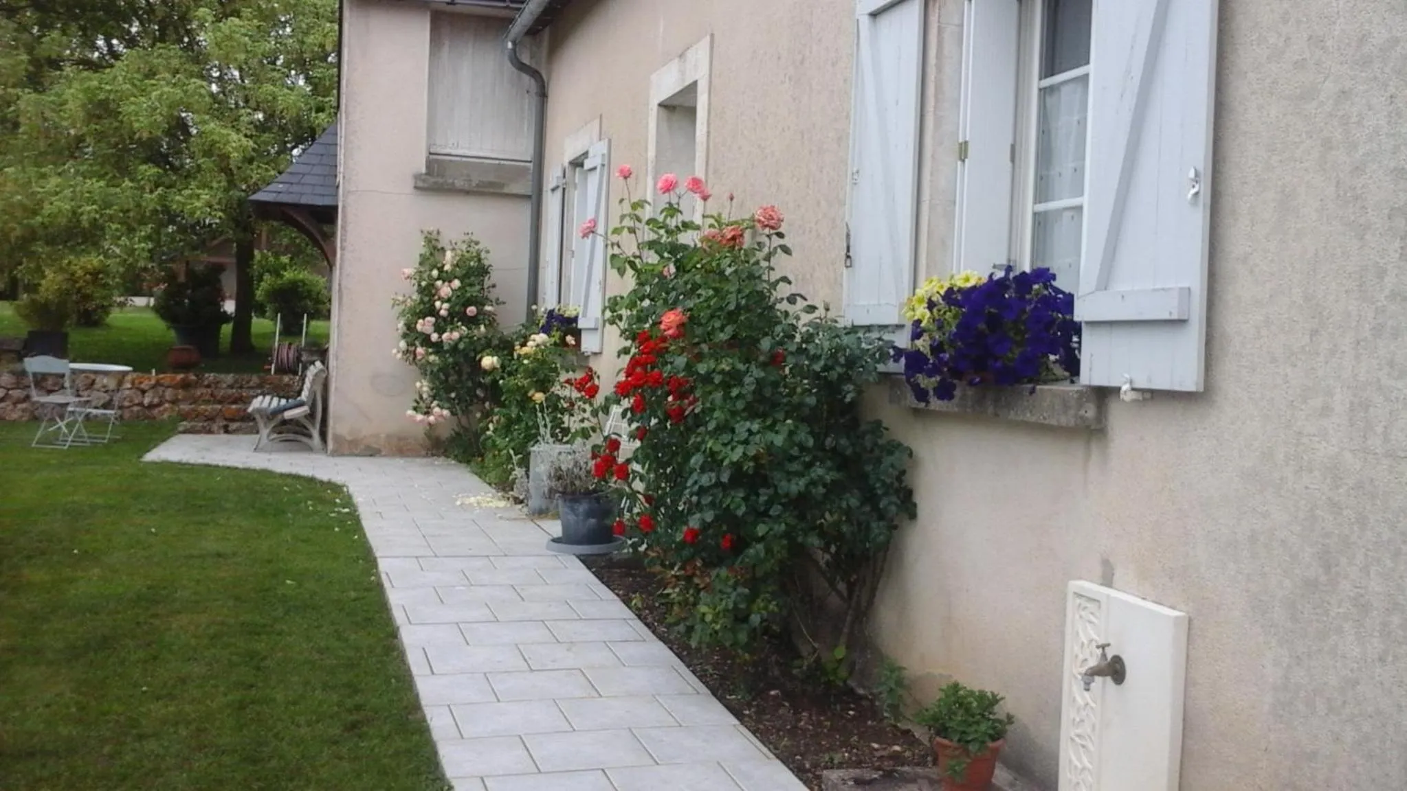 Spring in Le puits de la Montrée